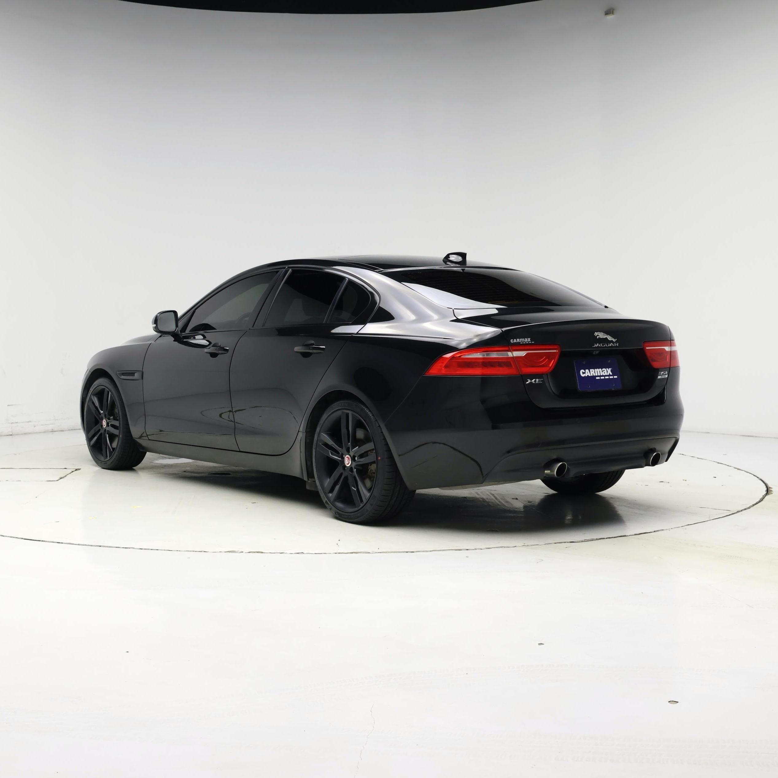 Thumbnail: 2017 Jaguar XE - 2