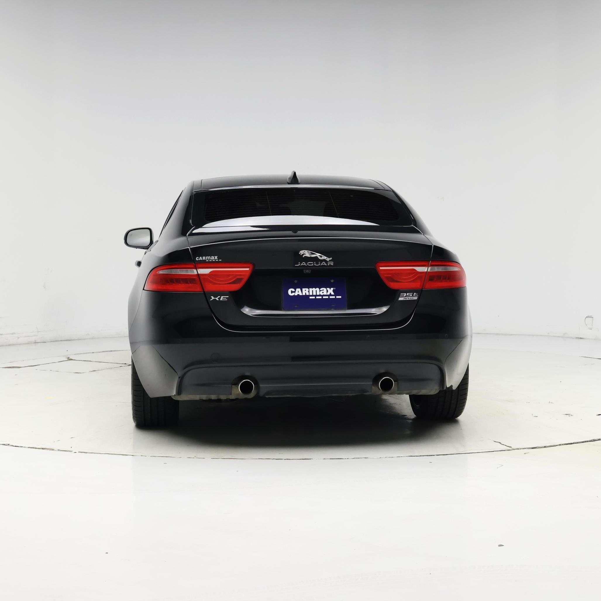 Thumbnail: 2017 Jaguar XE - 6