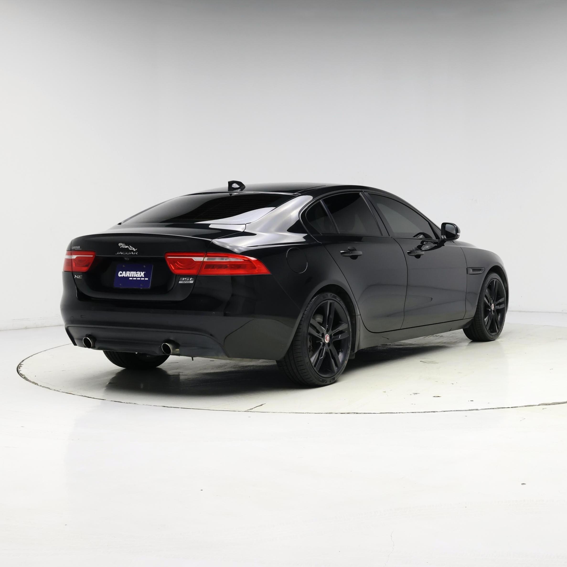 Thumbnail: 2017 Jaguar XE - 8