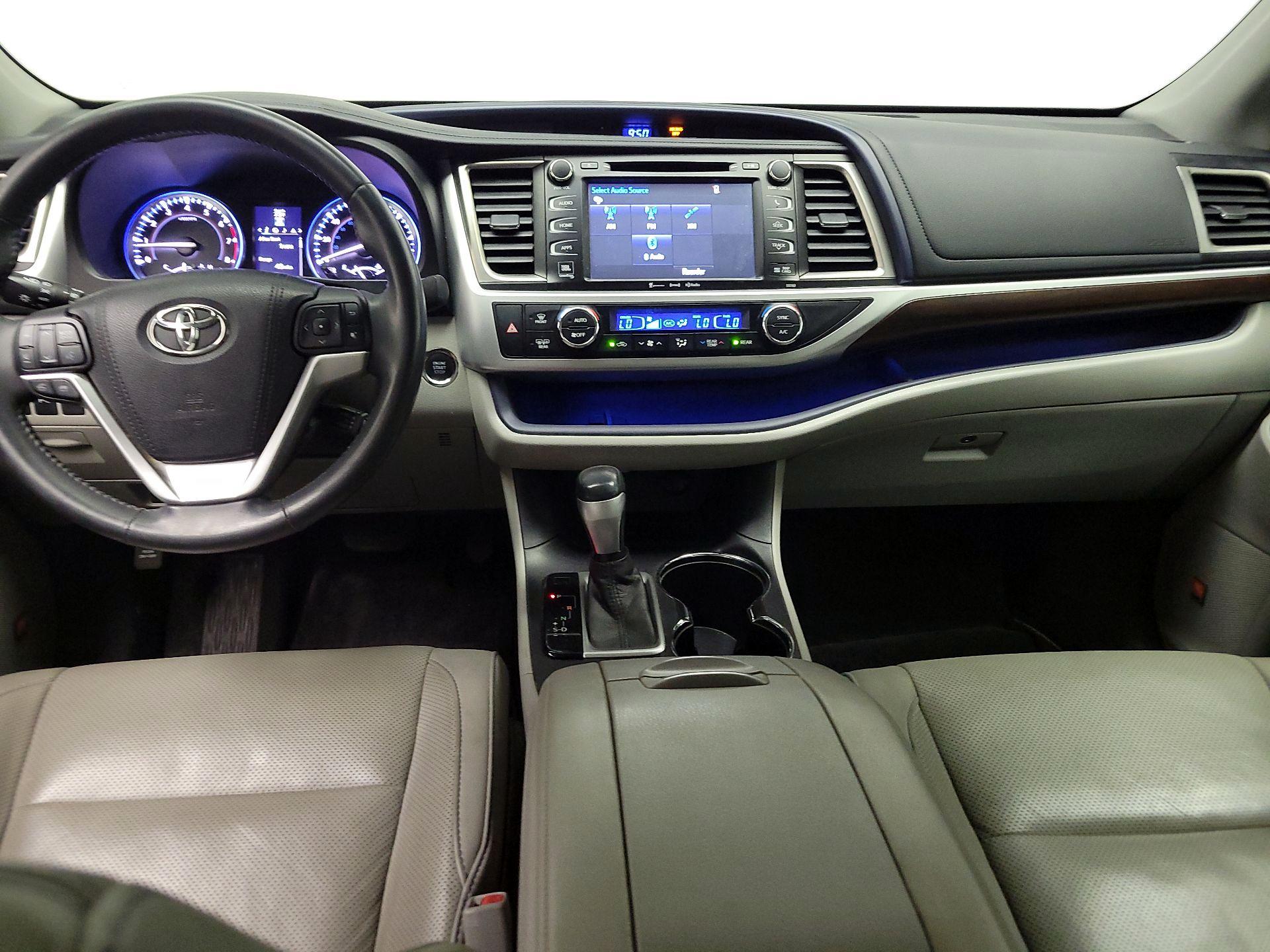 Thumbnail: 2016 Toyota Highlander - 9
