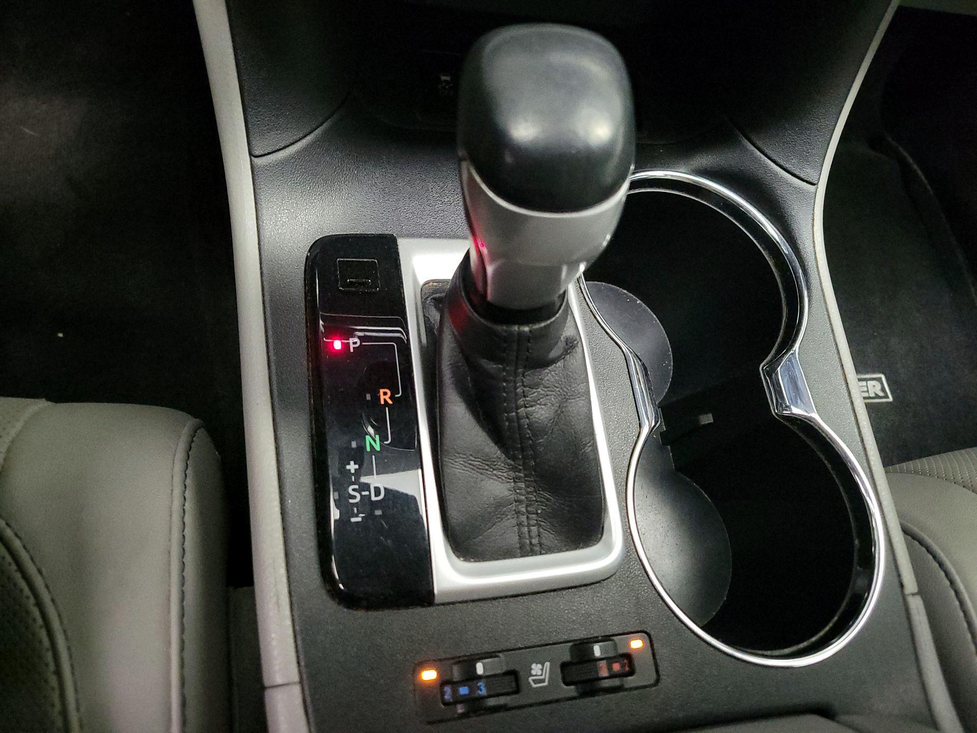 Thumbnail: 2016 Toyota Highlander - 17