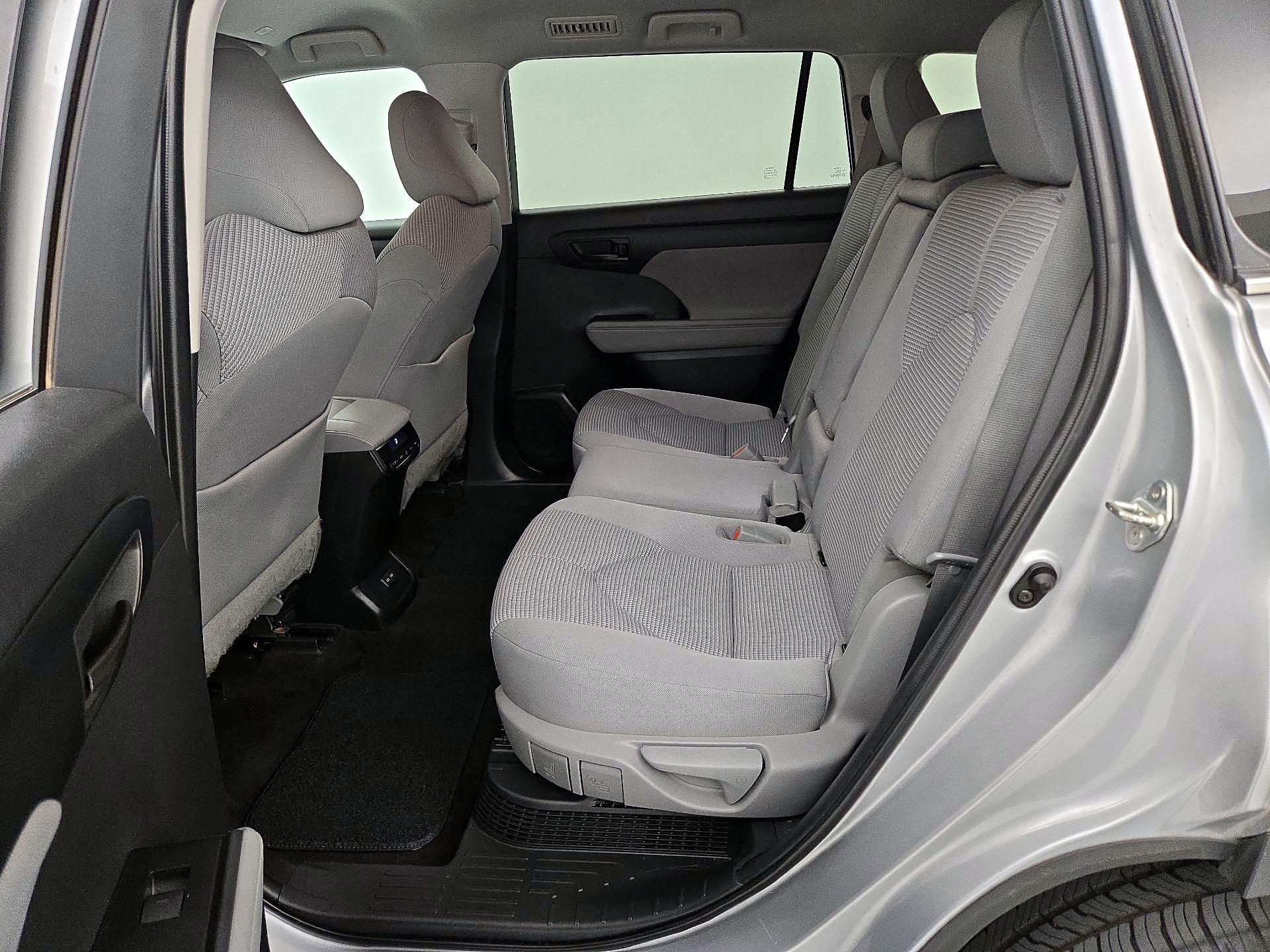 Thumbnail: 2023 Toyota Highlander - 19