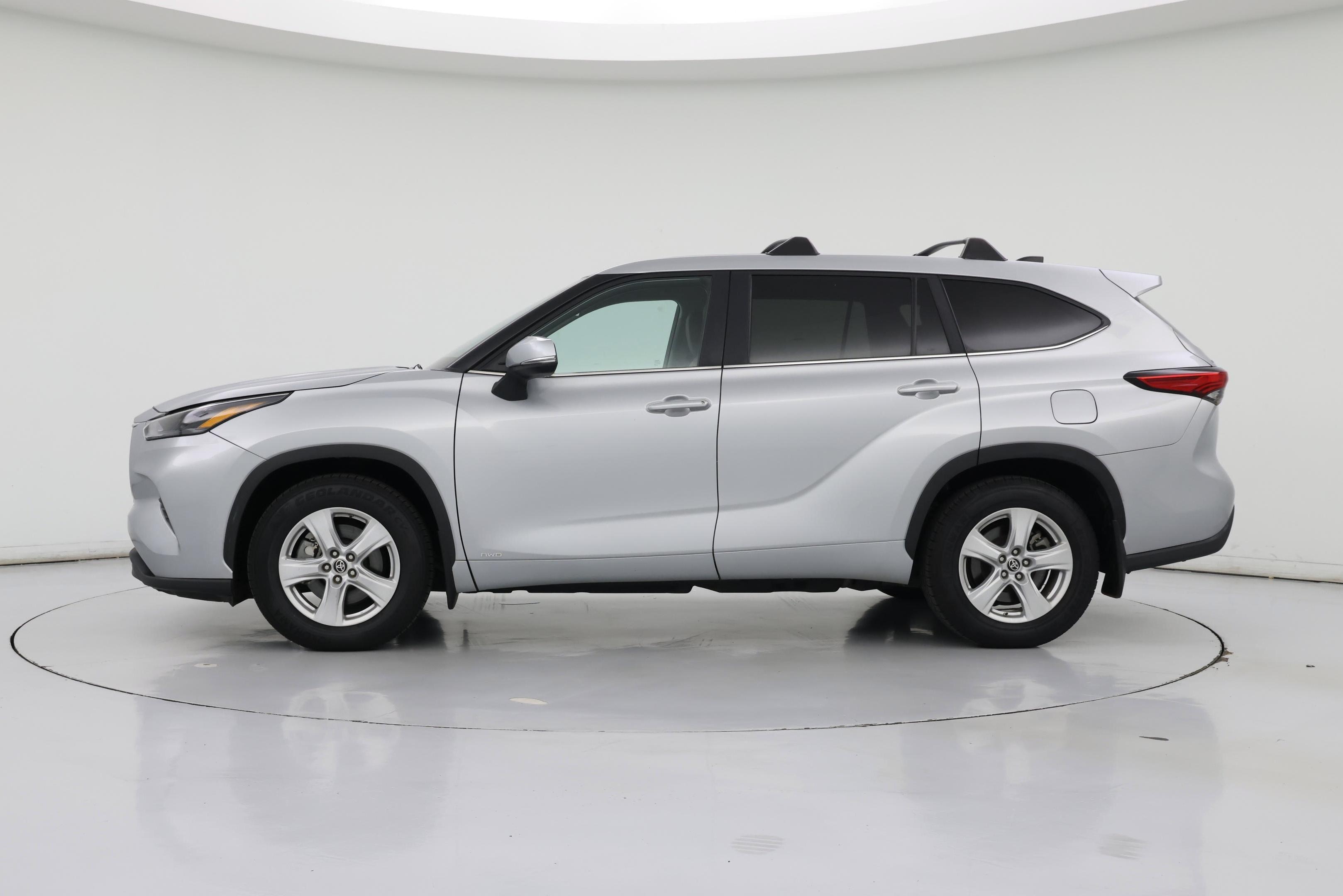 Thumbnail: 2023 Toyota Highlander - 3