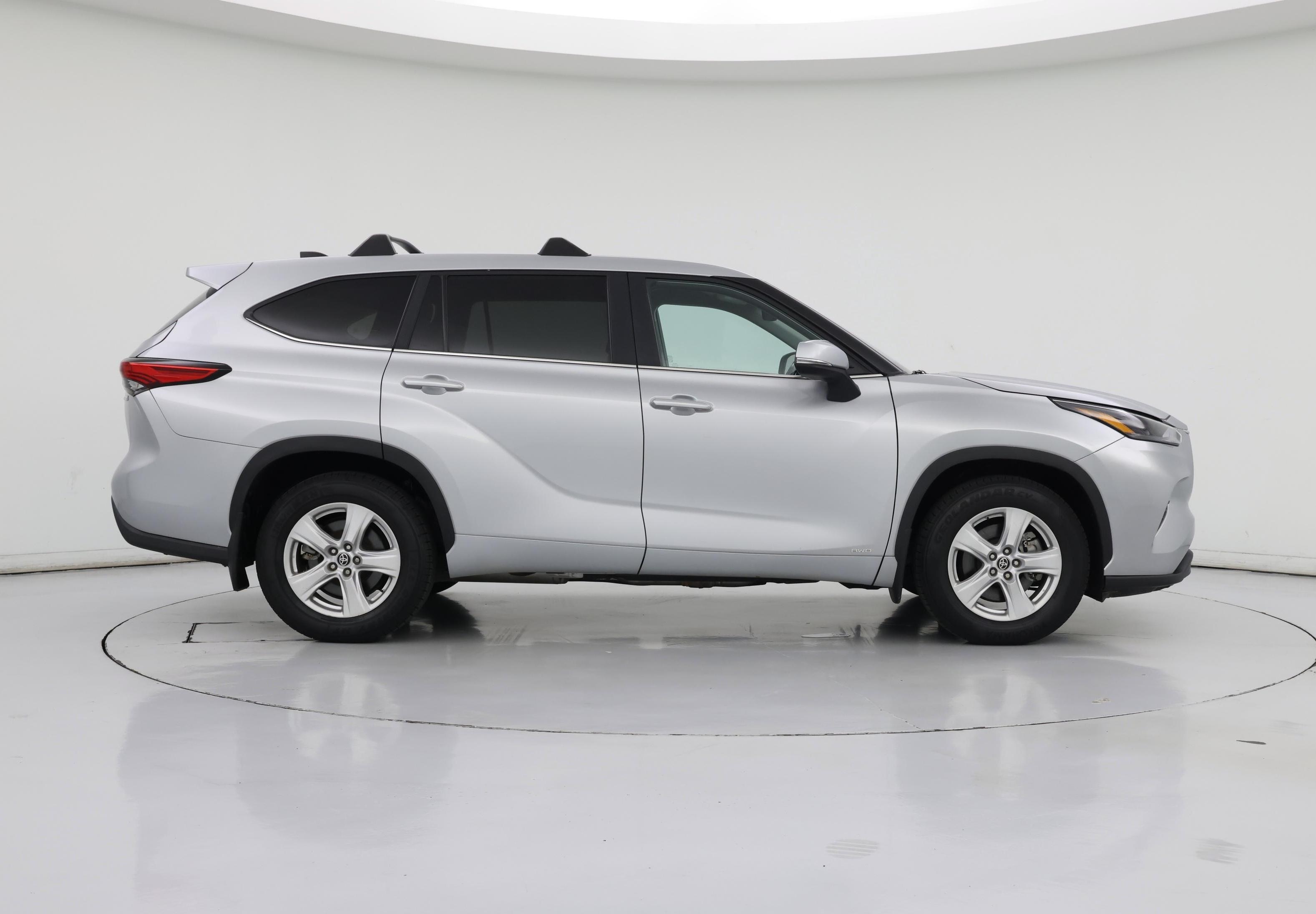 Thumbnail: 2023 Toyota Highlander - 7