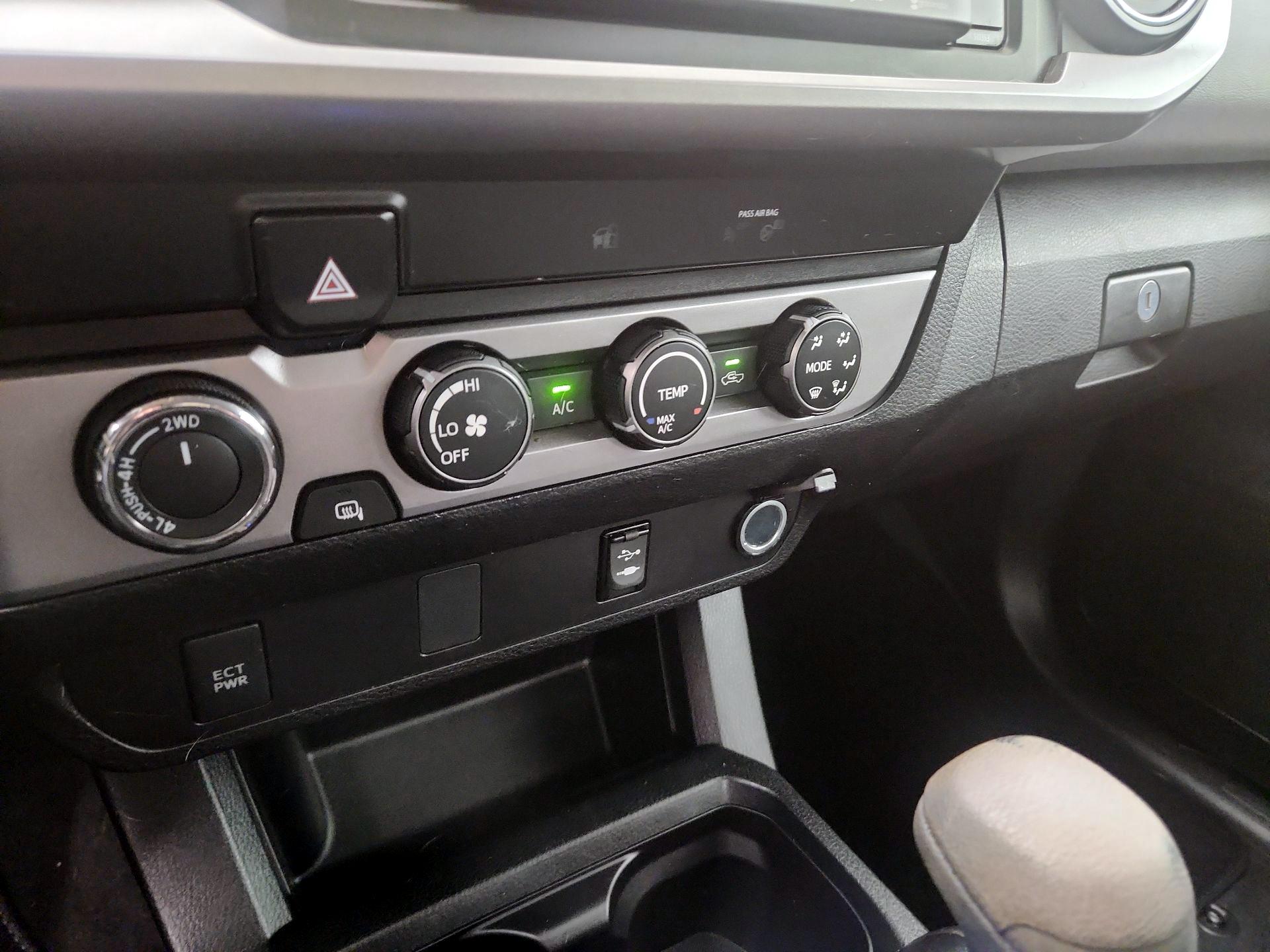 Thumbnail: 2019 Toyota Tacoma - 15