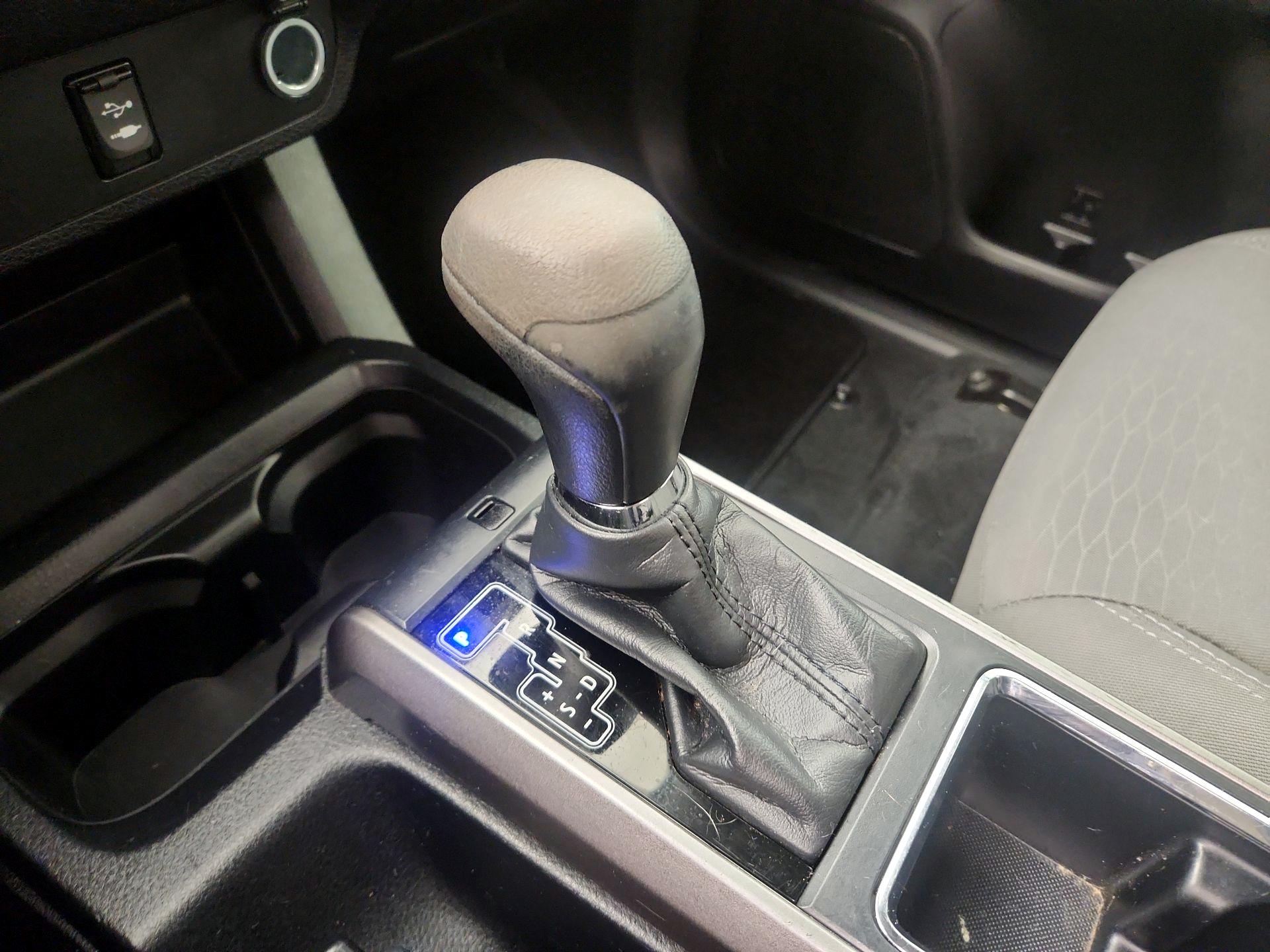Thumbnail: 2019 Toyota Tacoma - 16