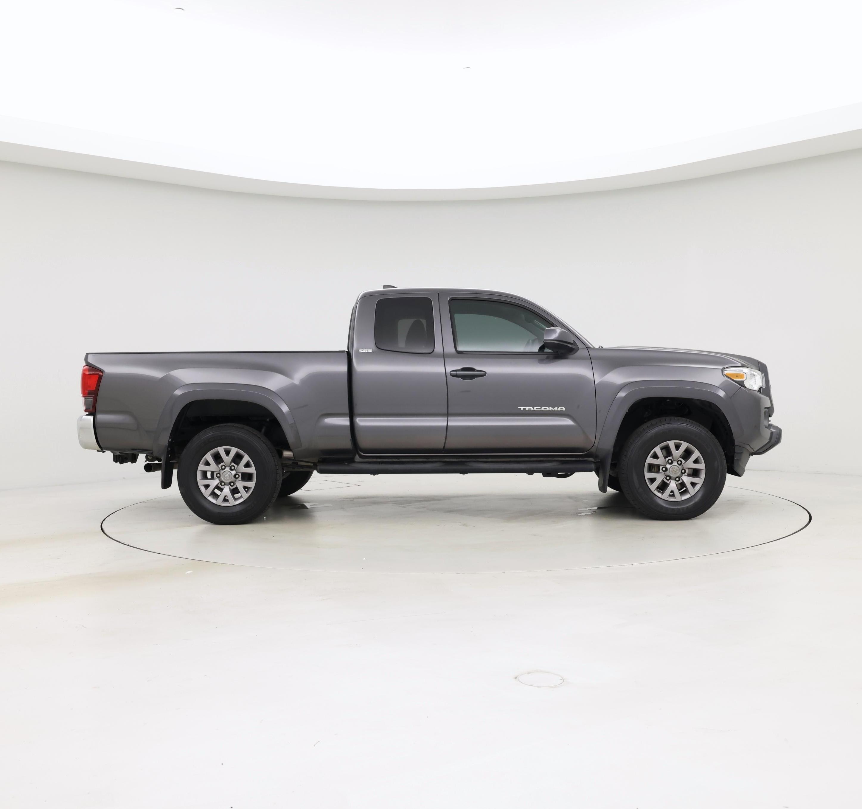 Thumbnail: 2019 Toyota Tacoma - 7