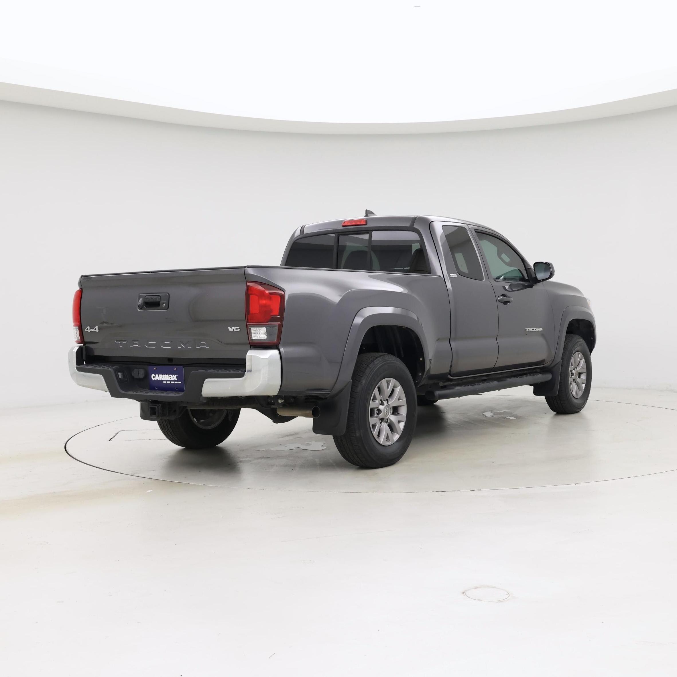 Thumbnail: 2019 Toyota Tacoma - 8