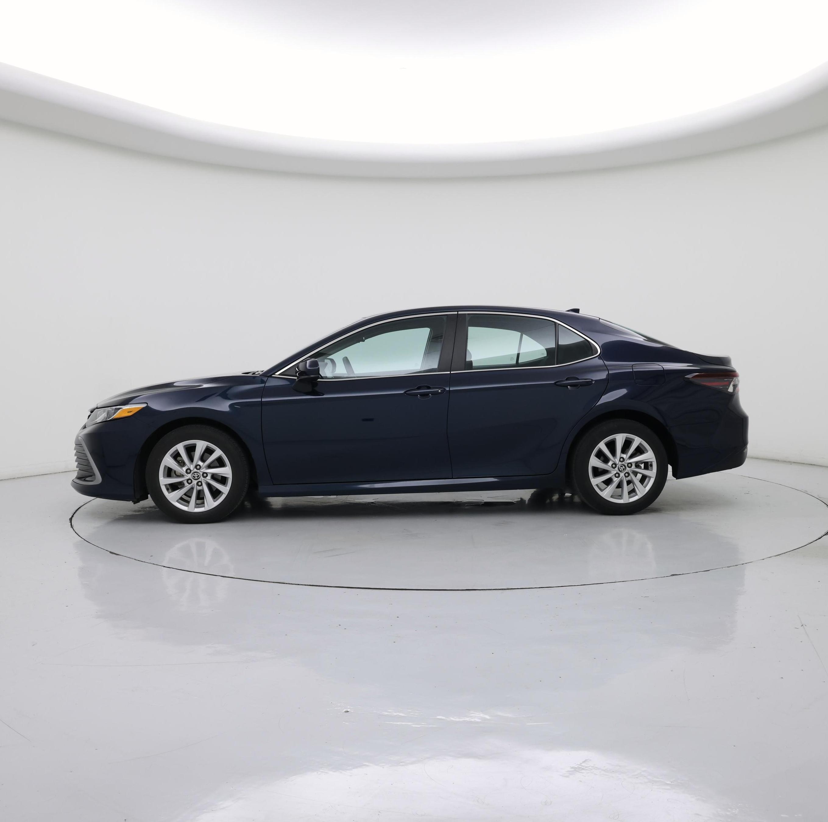 Thumbnail: 2021 Toyota Camry - 3