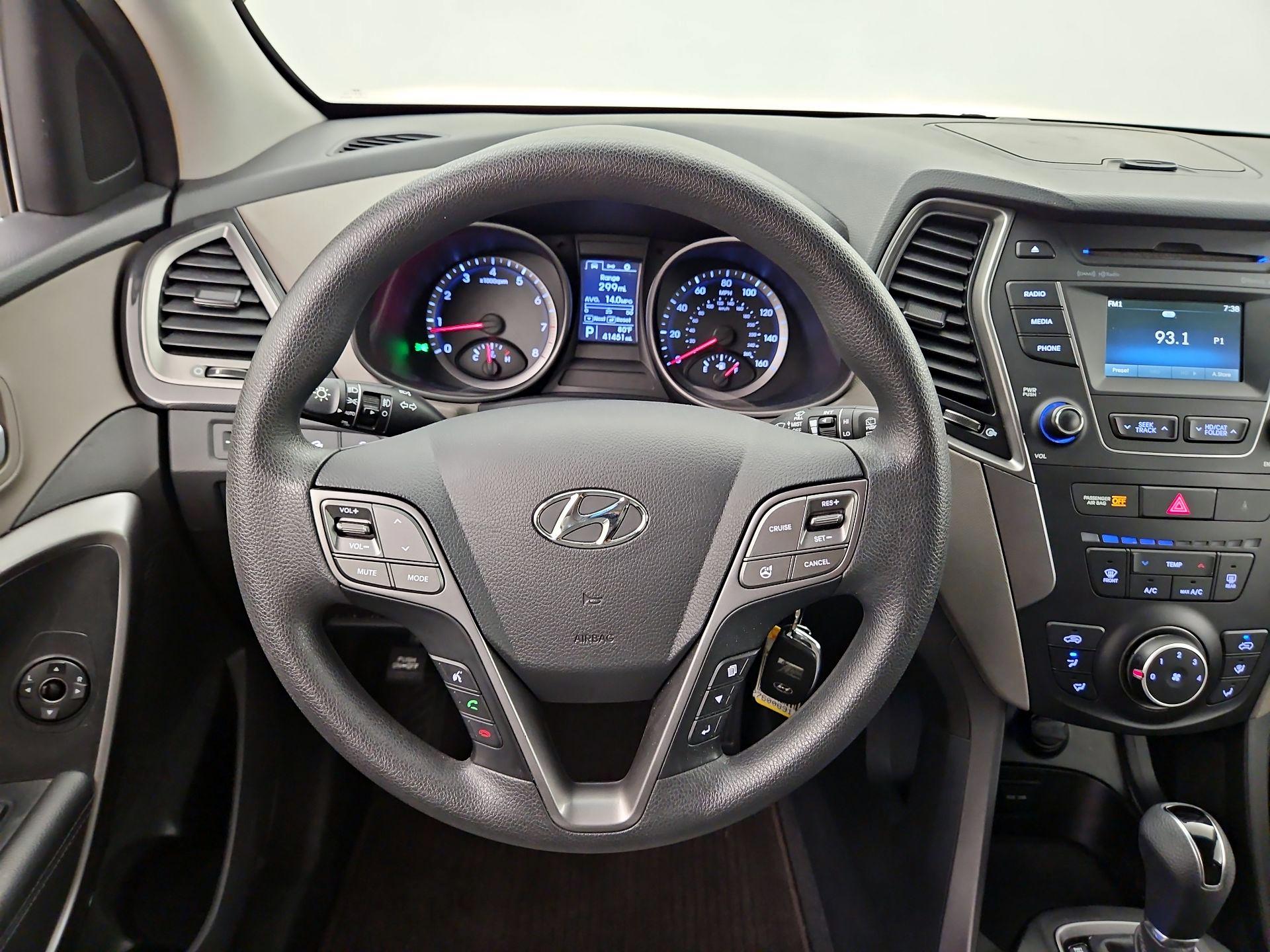 Thumbnail: 2015 Hyundai Santa Fe - 10