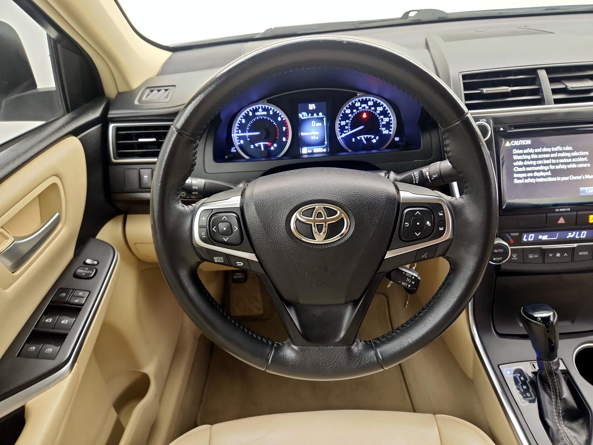 Thumbnail: 2017 Toyota Camry - 10