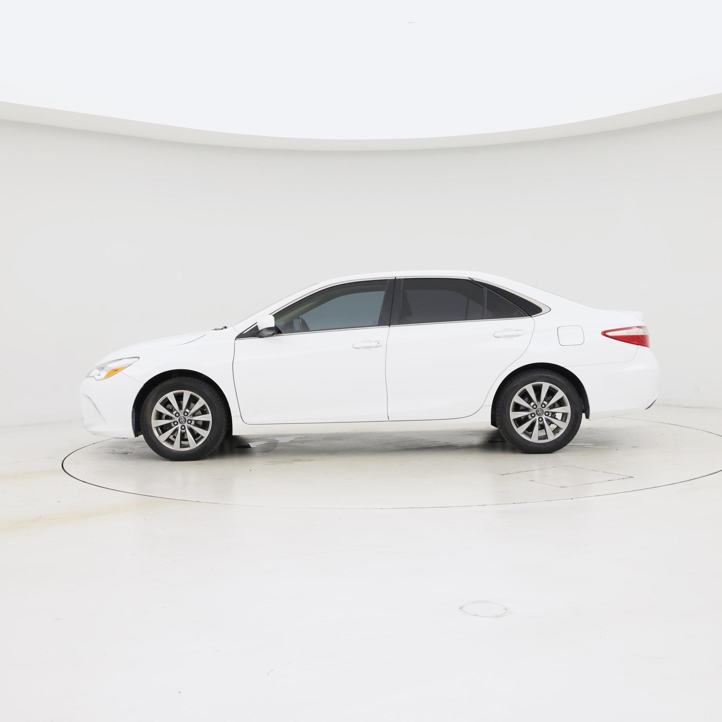 Thumbnail: 2017 Toyota Camry - 3