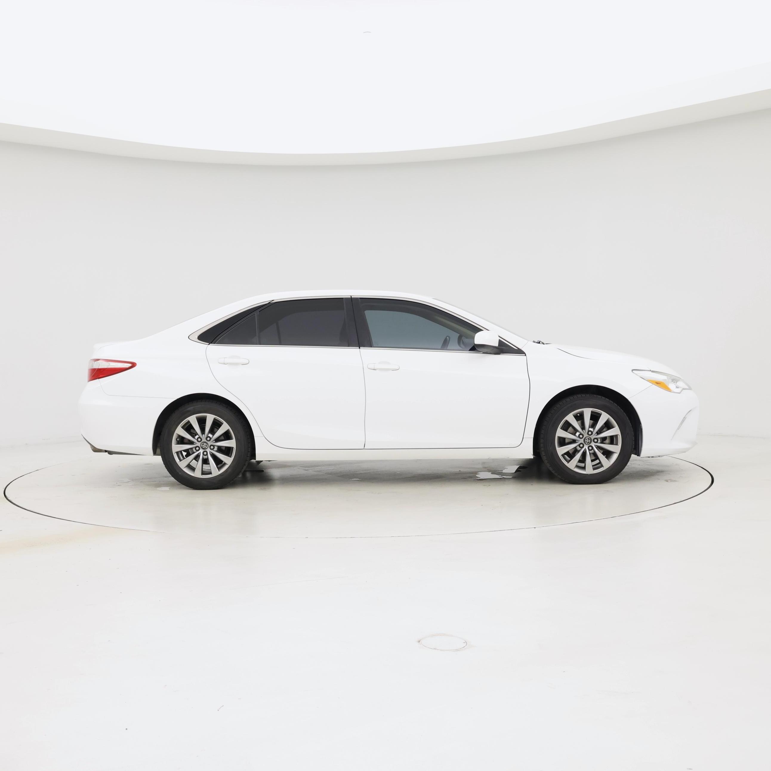 Thumbnail: 2017 Toyota Camry - 7