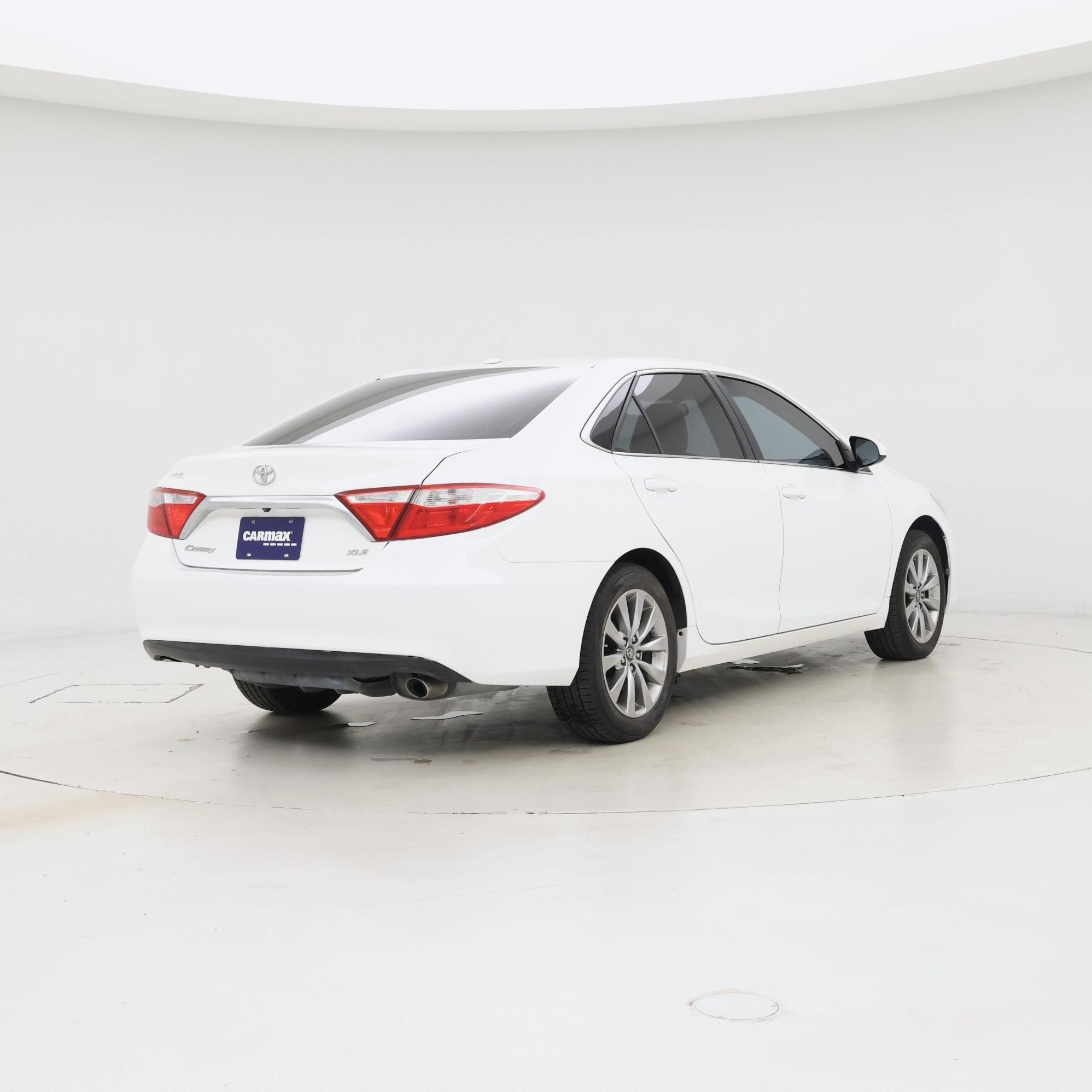Thumbnail: 2017 Toyota Camry - 8