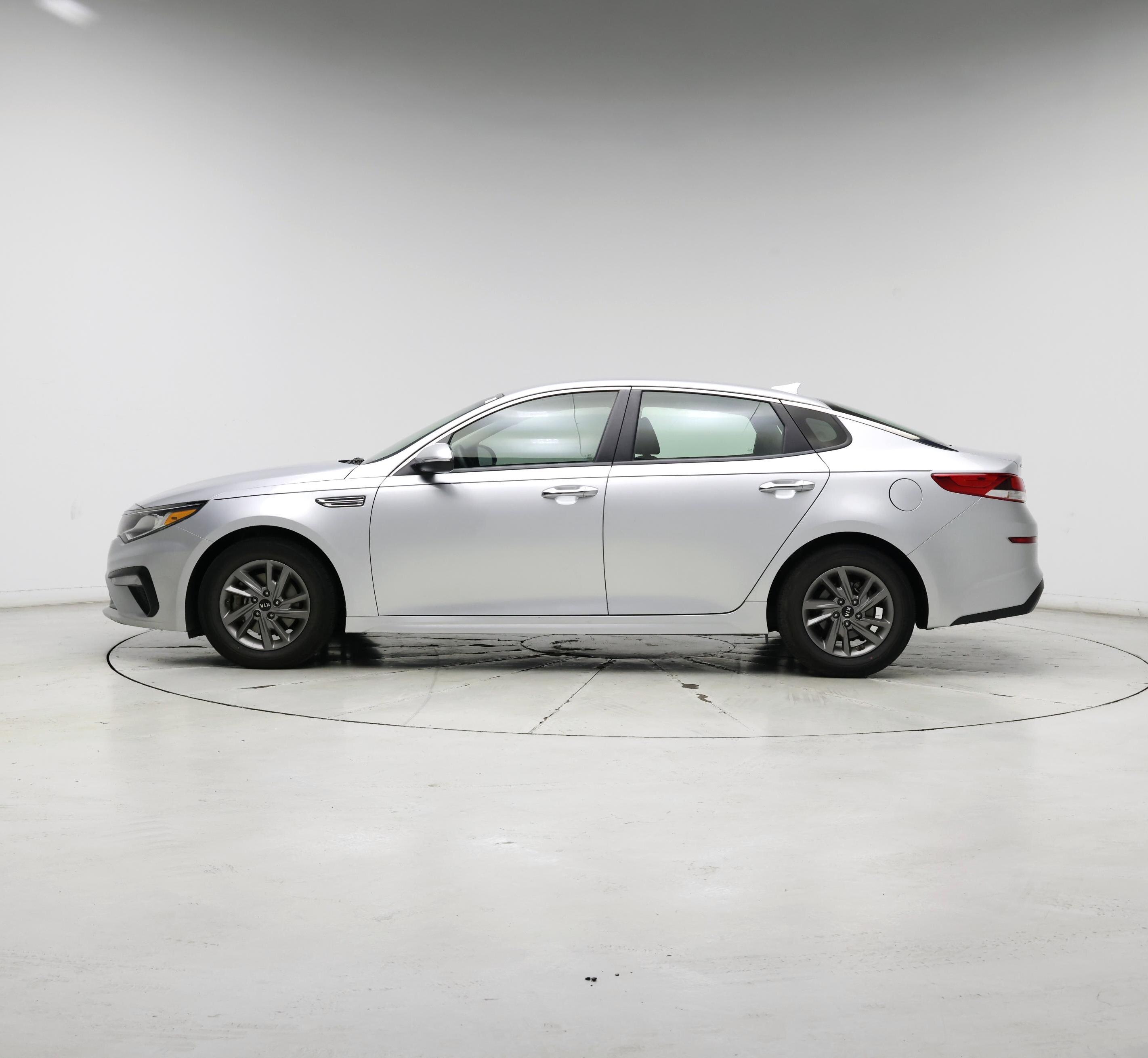 Thumbnail: 2020 Kia Optima - 3