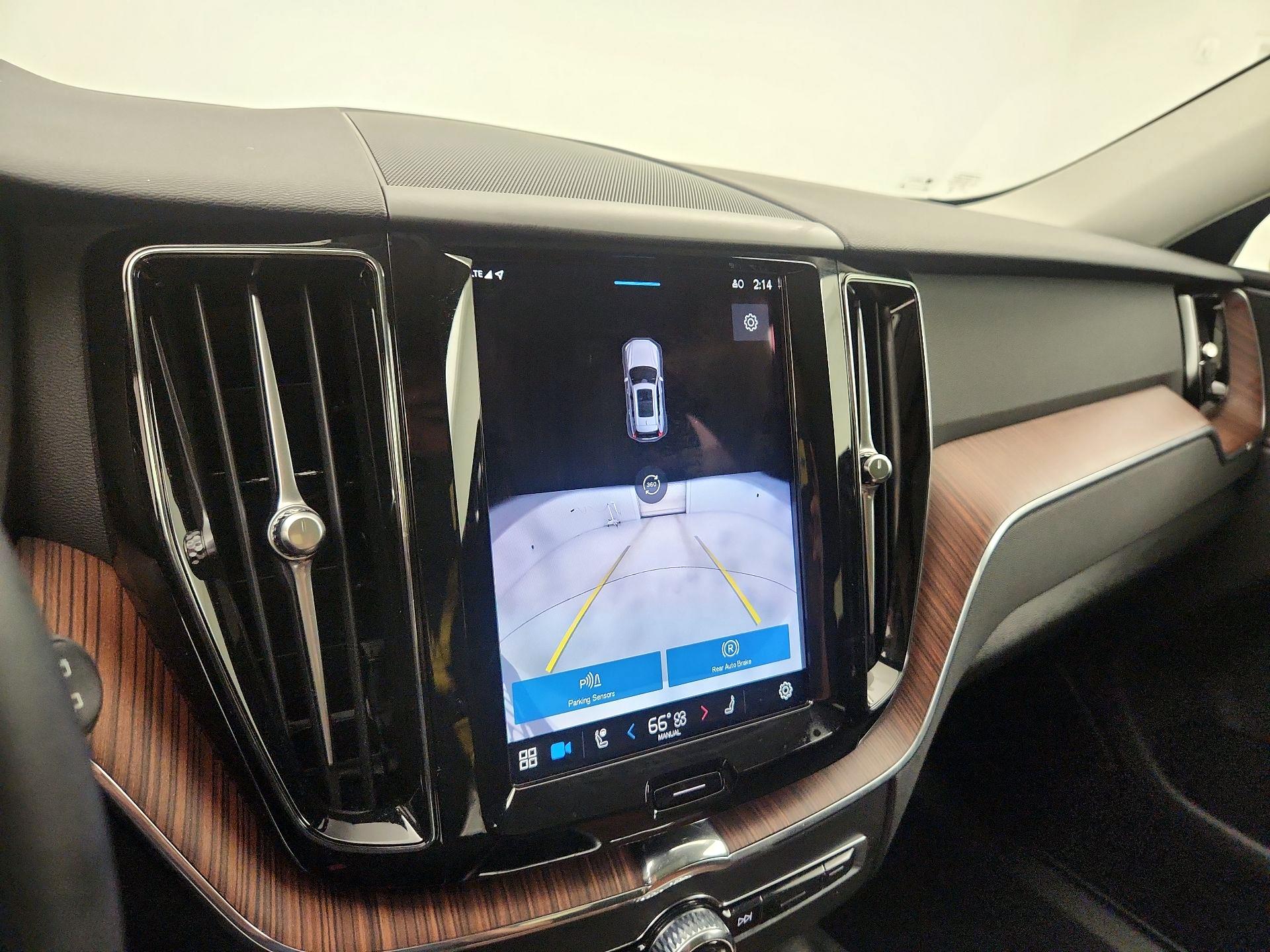 Thumbnail: 2024 Volvo XC60 - 14