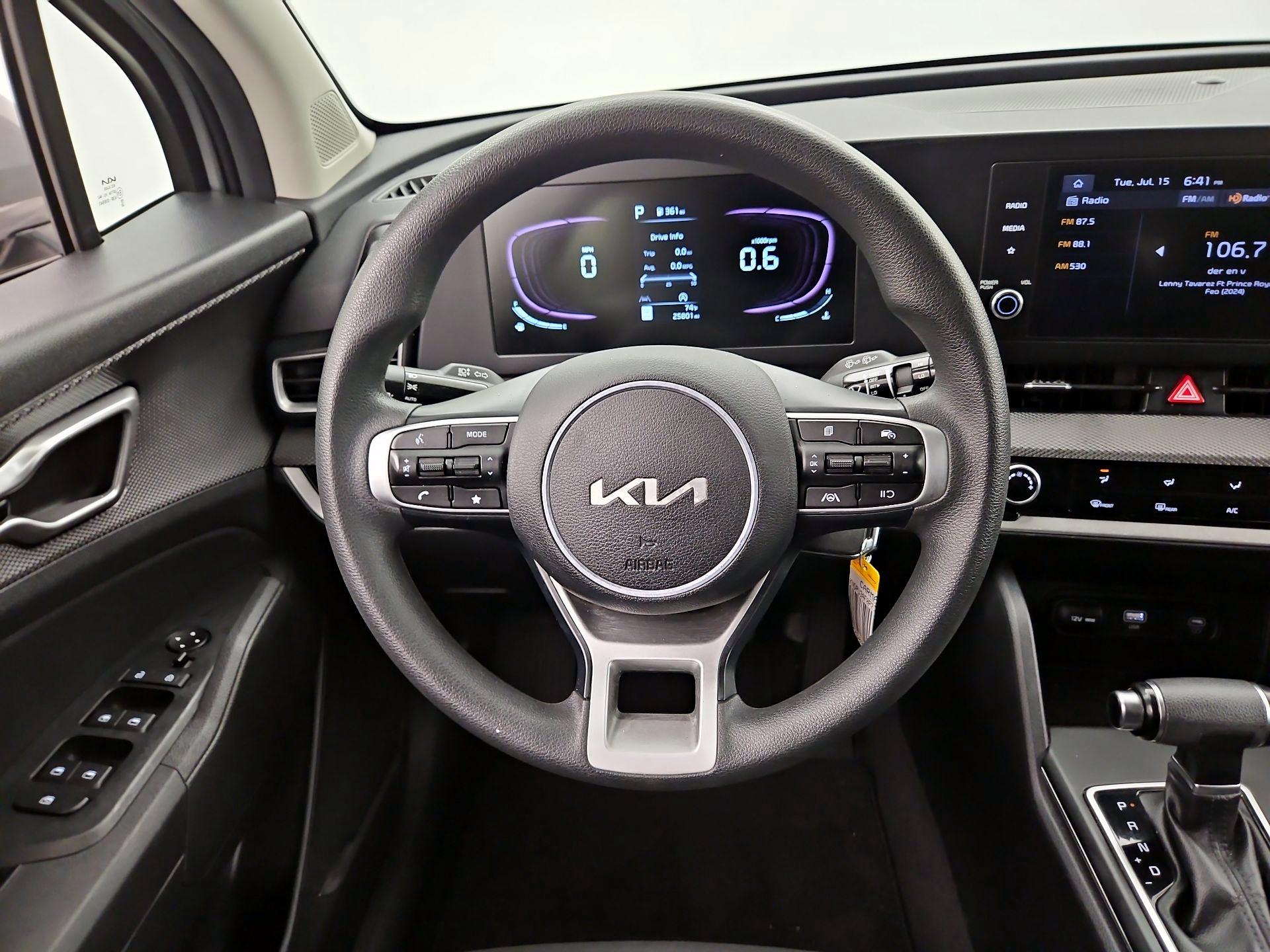 Thumbnail: 2023 Kia Sportage - 10