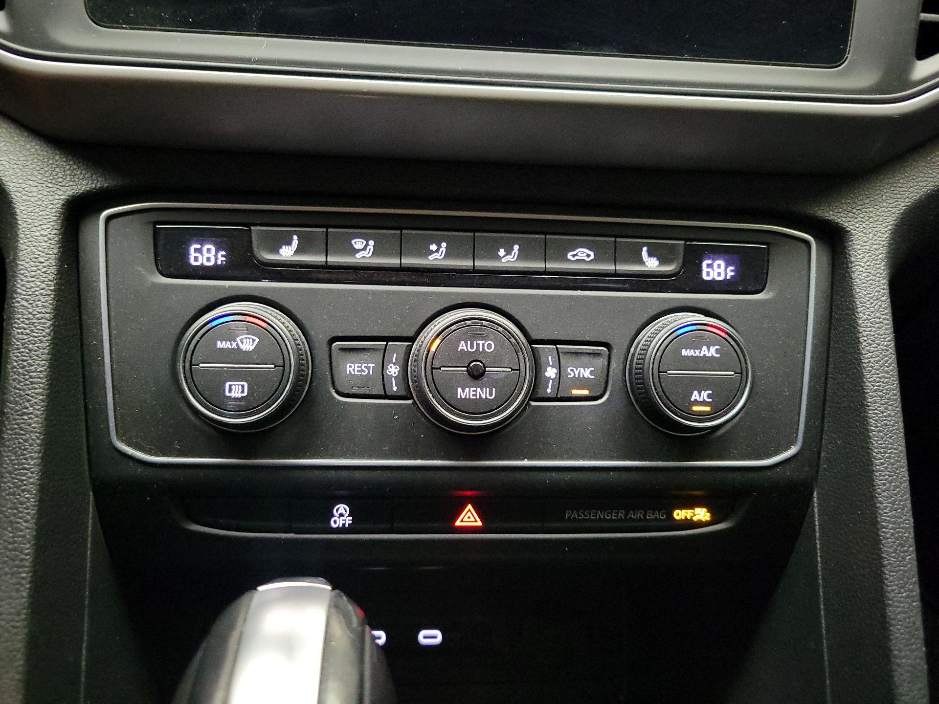 Thumbnail: 2021 Volkswagen Atlas - 16