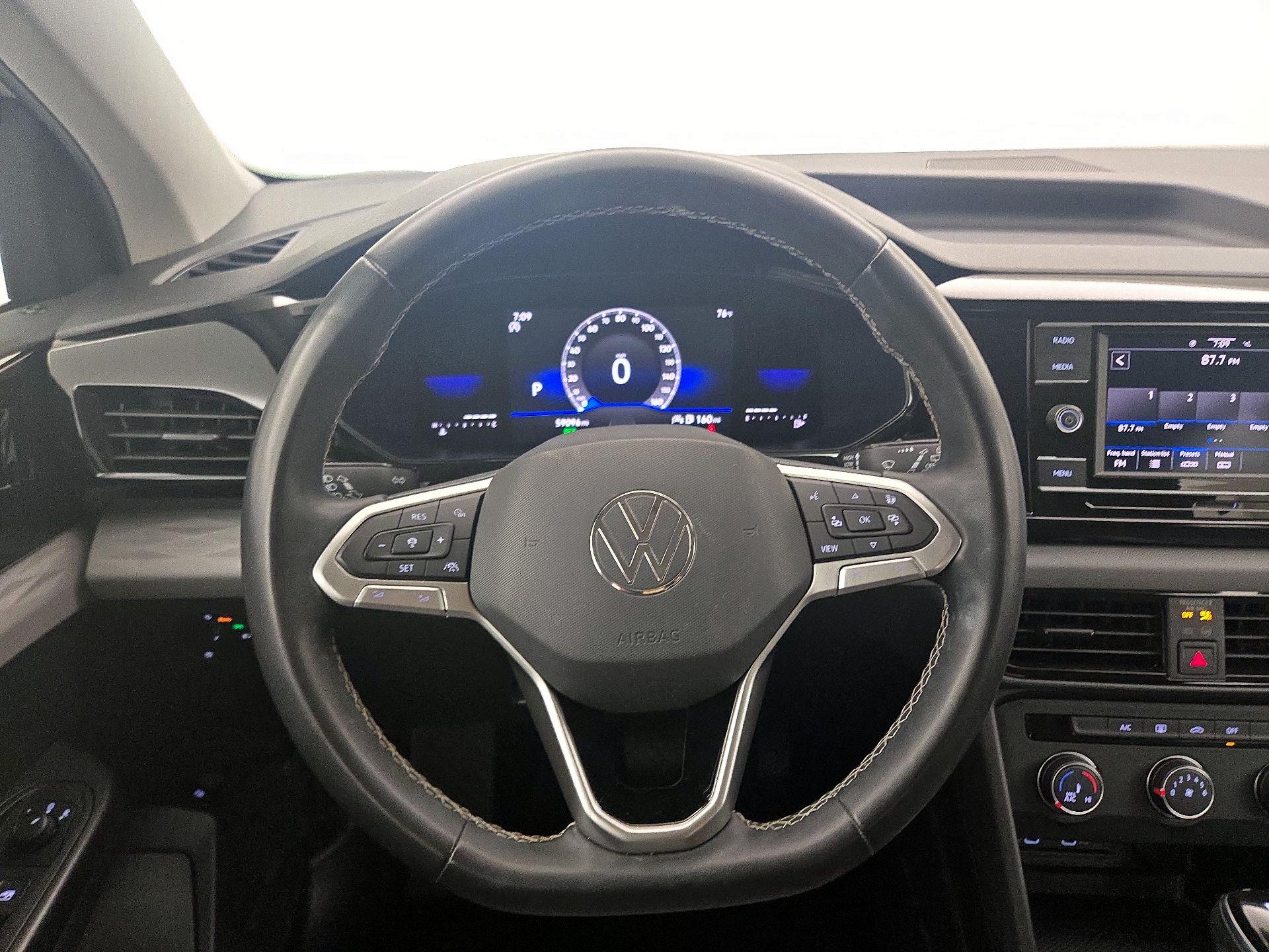Thumbnail: 2022 Volkswagen Taos - 10