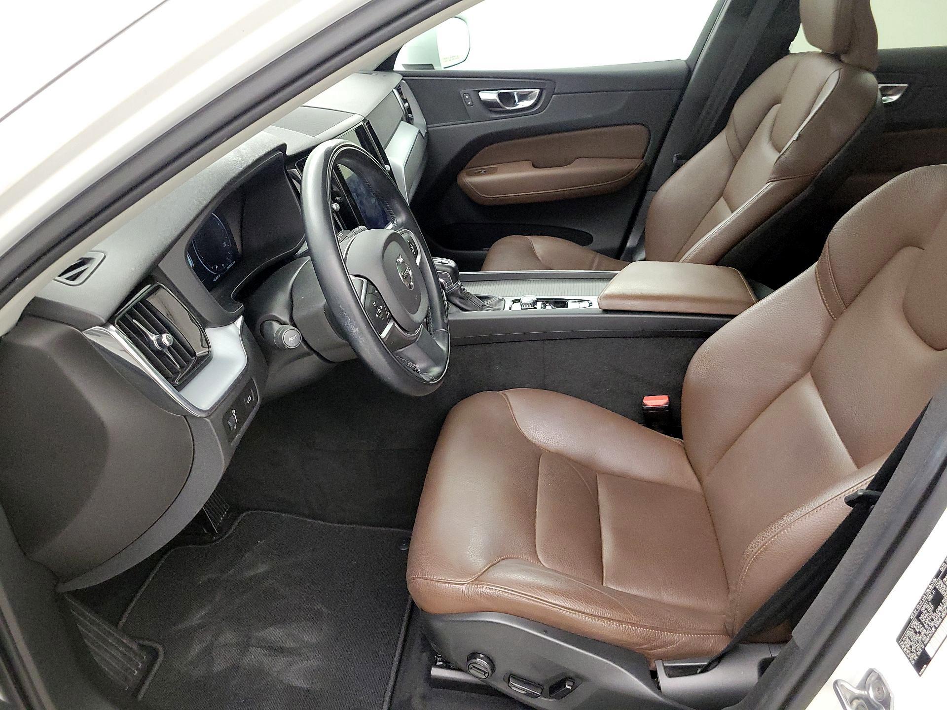 Thumbnail: 2020 Volvo XC60 - 11