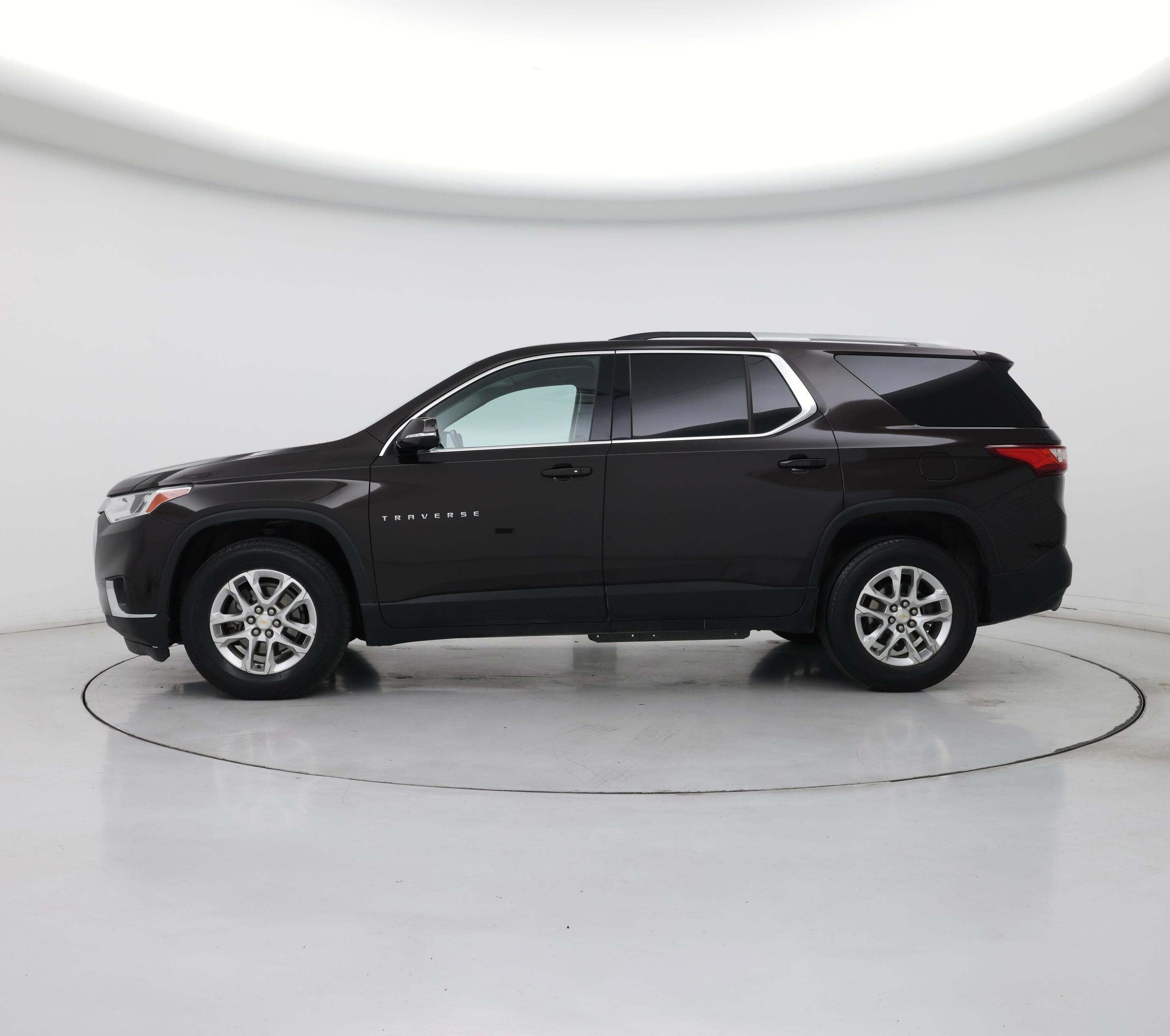 Thumbnail: 2018 Chevrolet Traverse - 3
