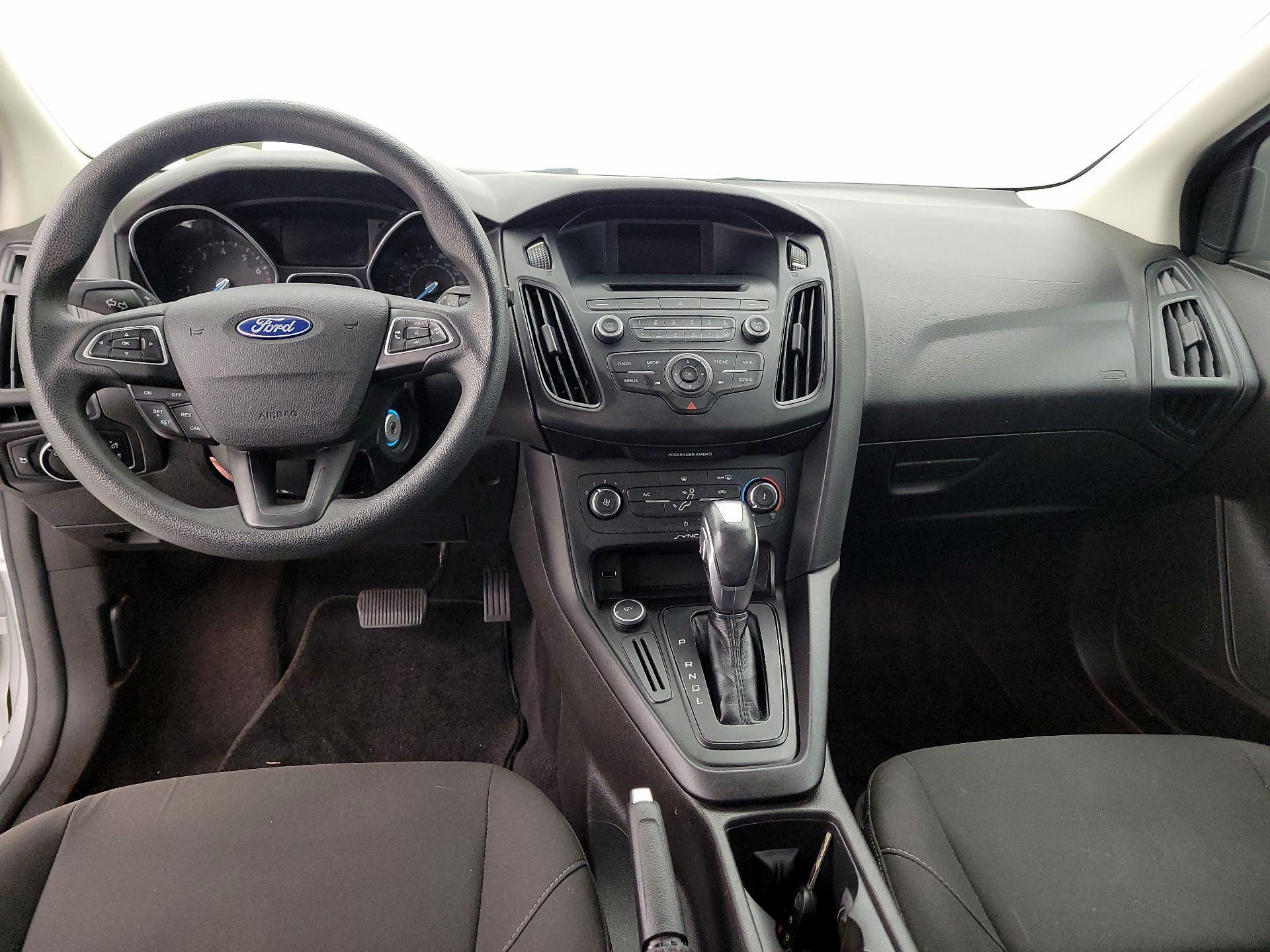 Thumbnail: 2016 Ford Focus - 9