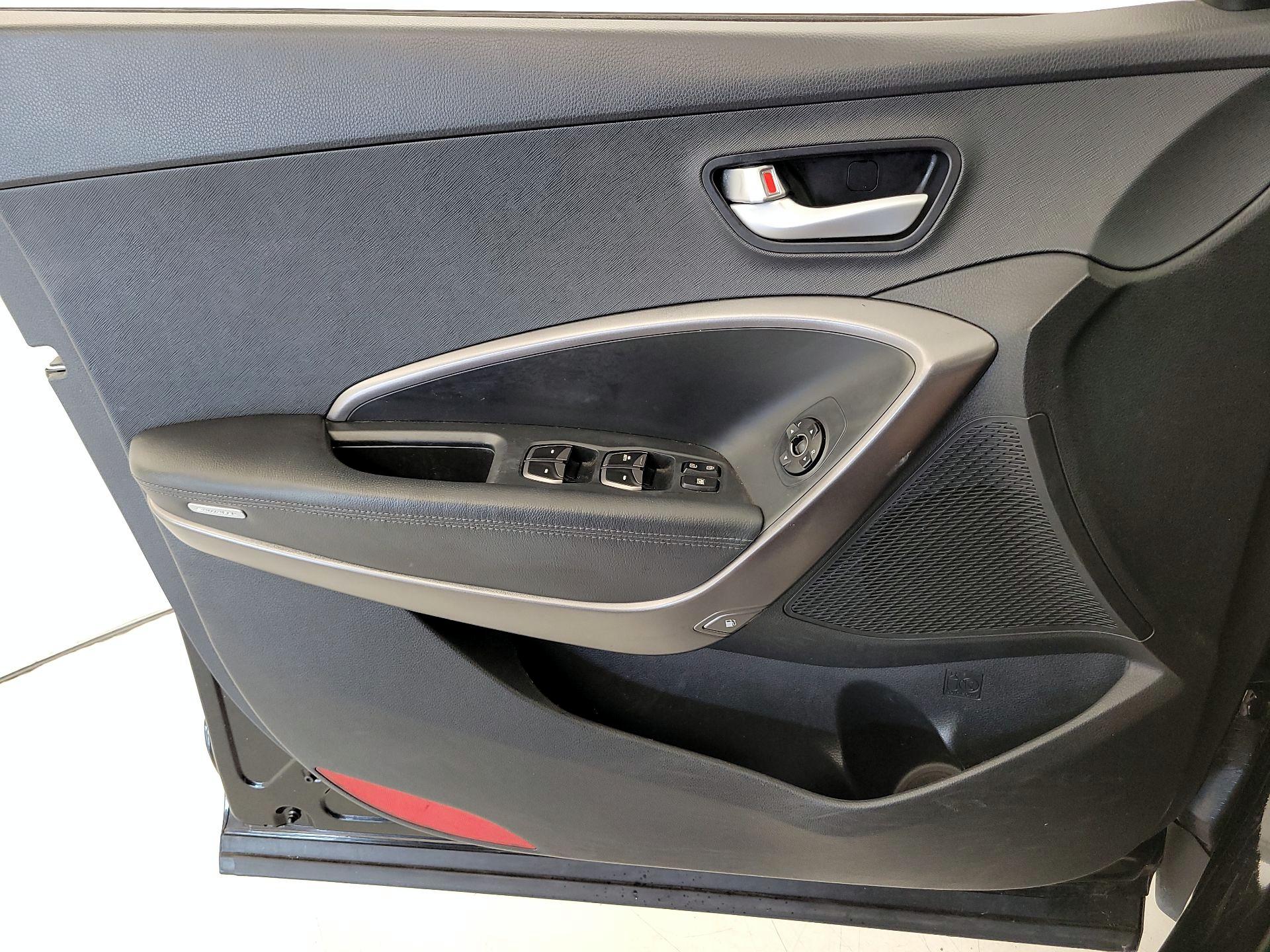 Thumbnail: 2013 Hyundai Santa Fe - 12