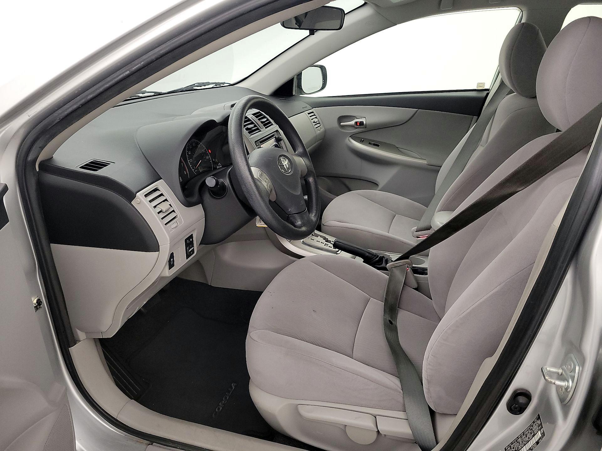 Thumbnail: 2013 Toyota Corolla - 11