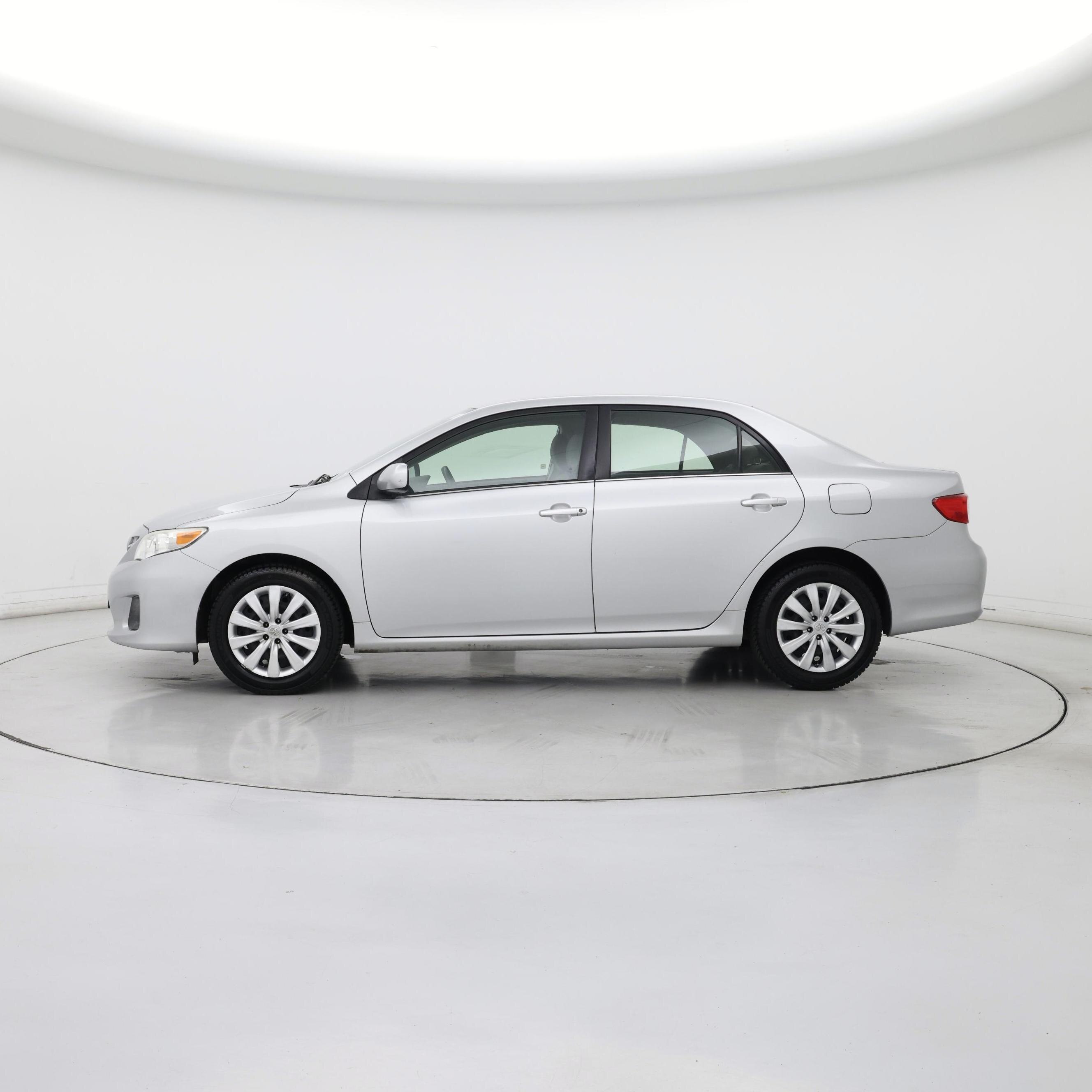 Thumbnail: 2013 Toyota Corolla - 3
