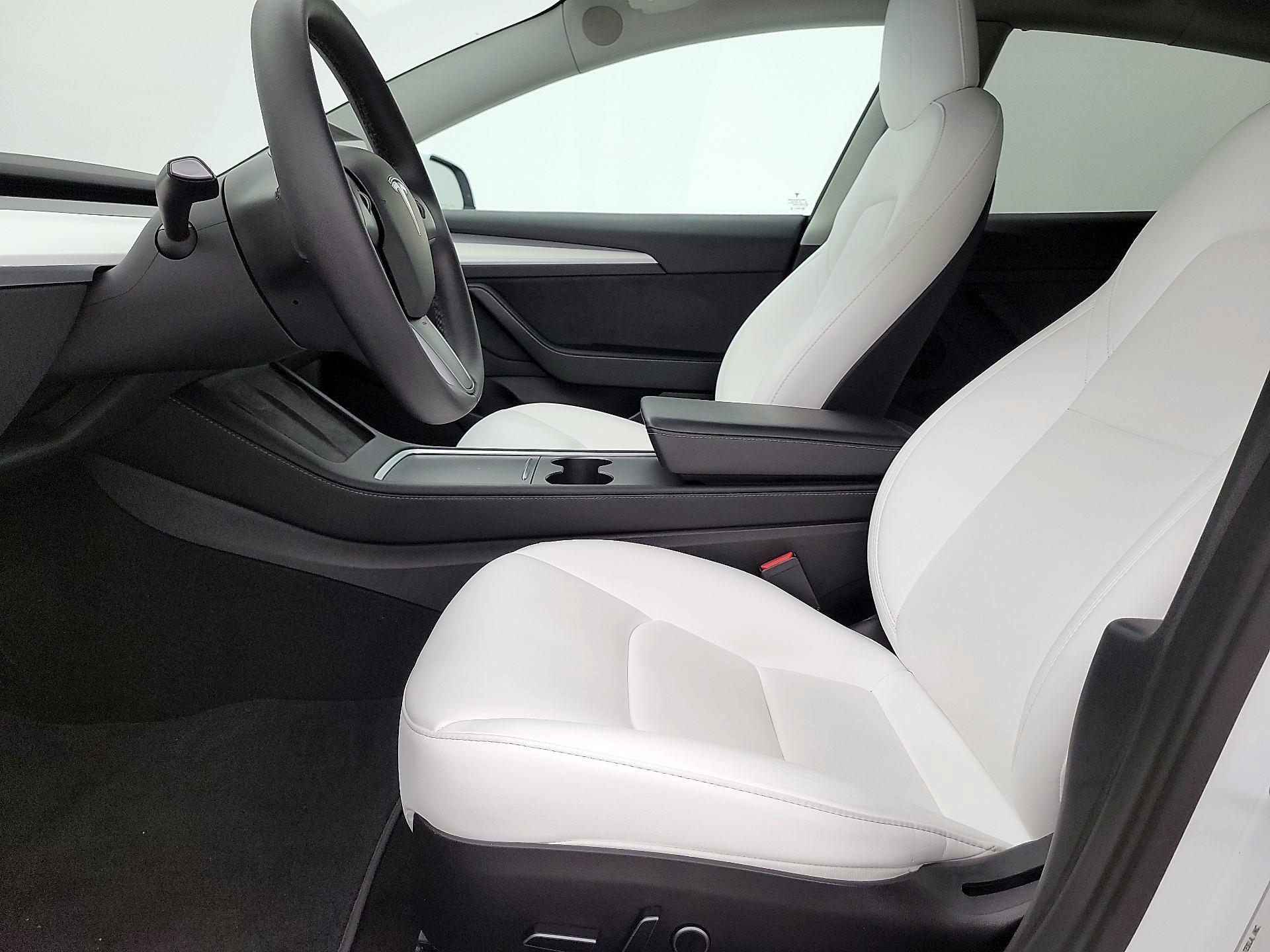 Thumbnail: 2022 Tesla Model 3 - 11