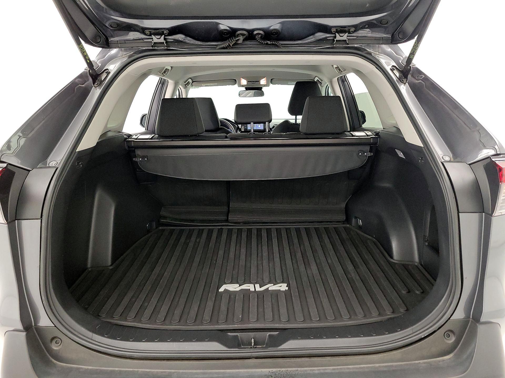 Thumbnail: 2021 Toyota RAV4 - 20
