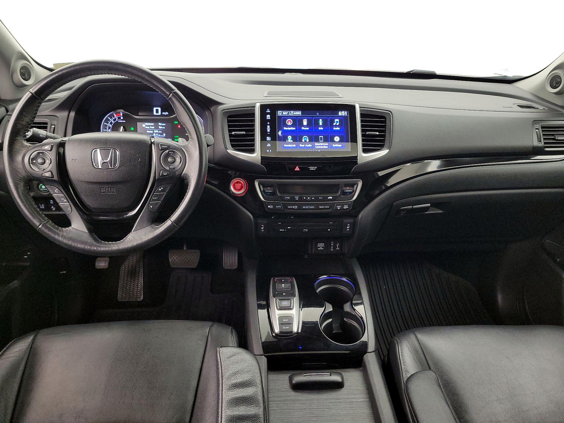 Thumbnail: 2017 Honda Pilot - 9