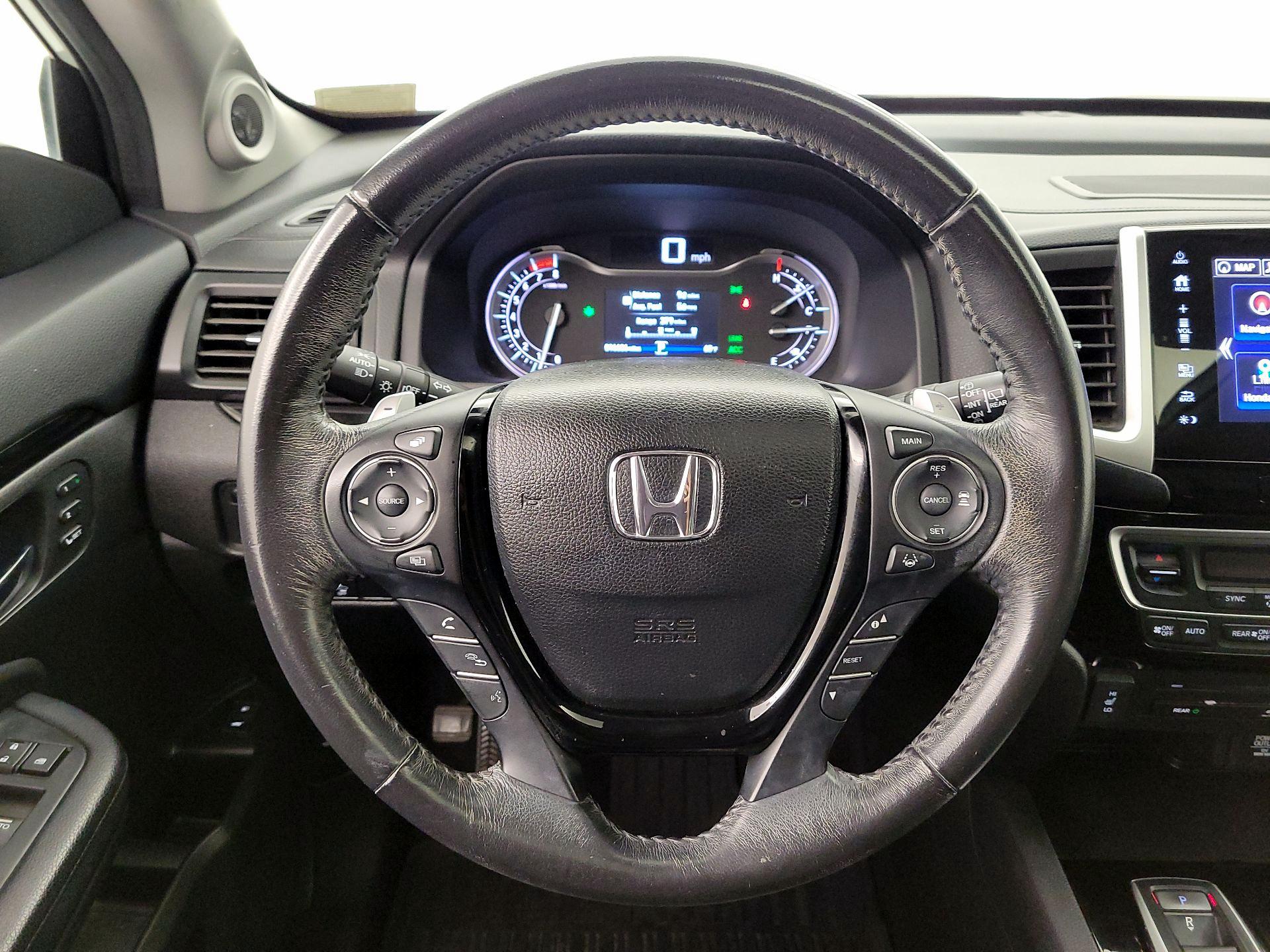 Thumbnail: 2017 Honda Pilot - 10