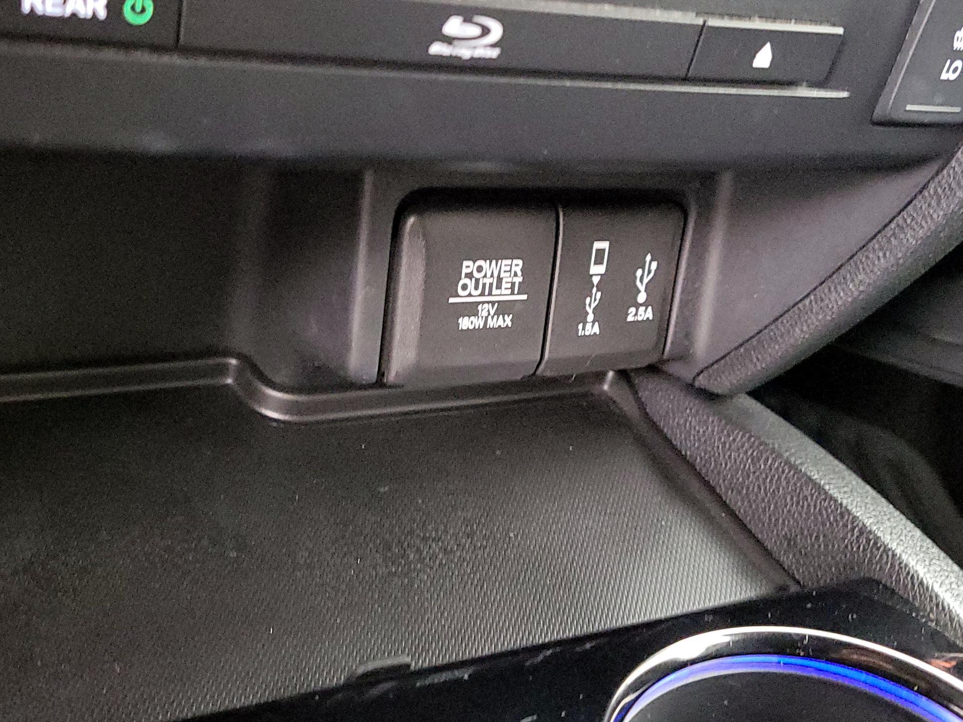 Thumbnail: 2017 Honda Pilot - 18