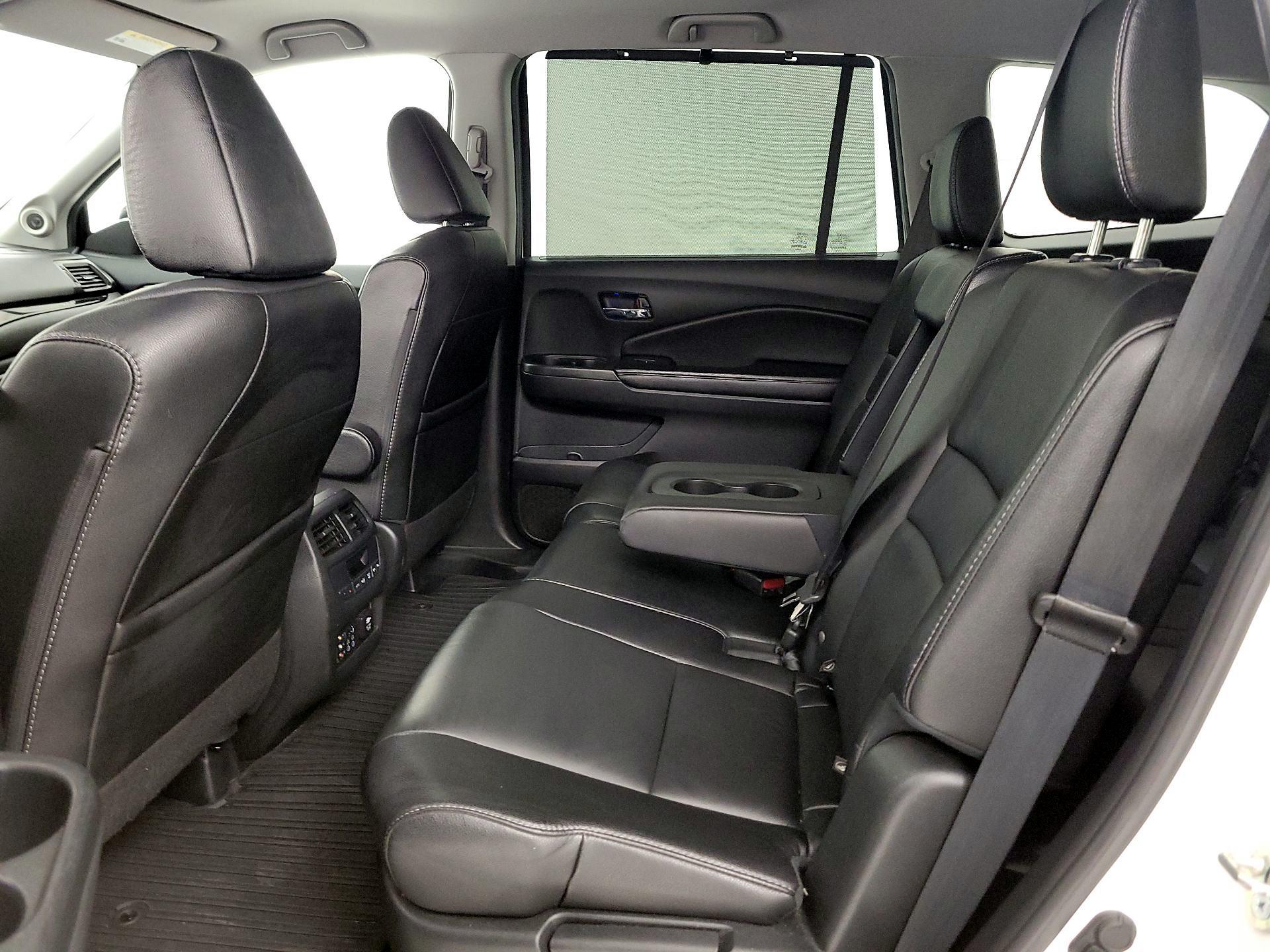 Thumbnail: 2017 Honda Pilot - 20