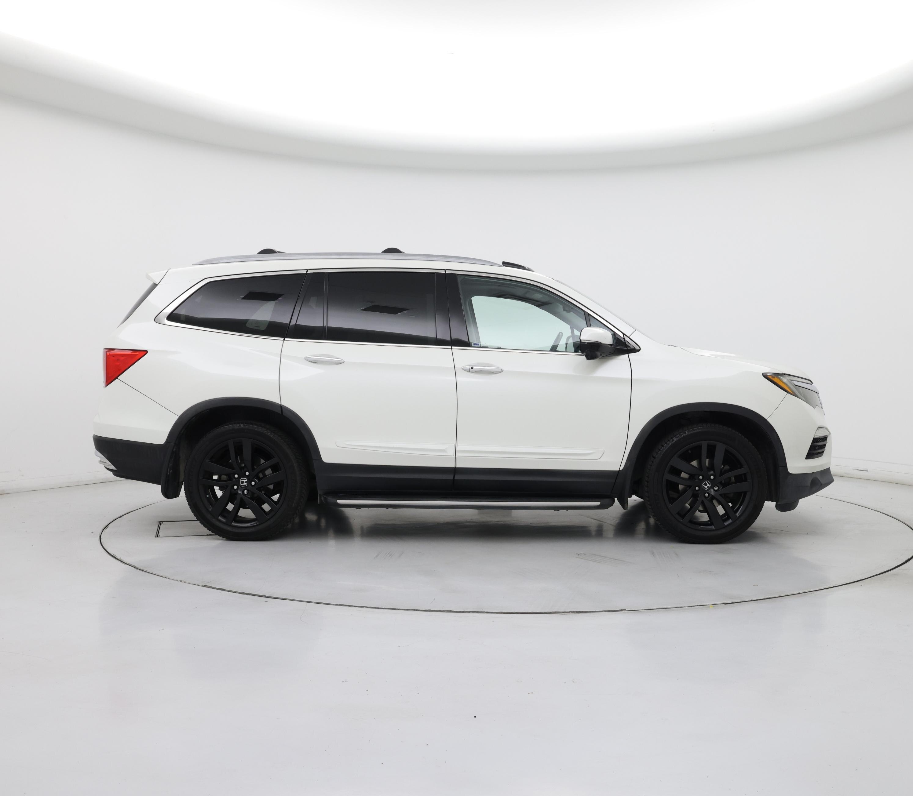 Thumbnail: 2017 Honda Pilot - 7