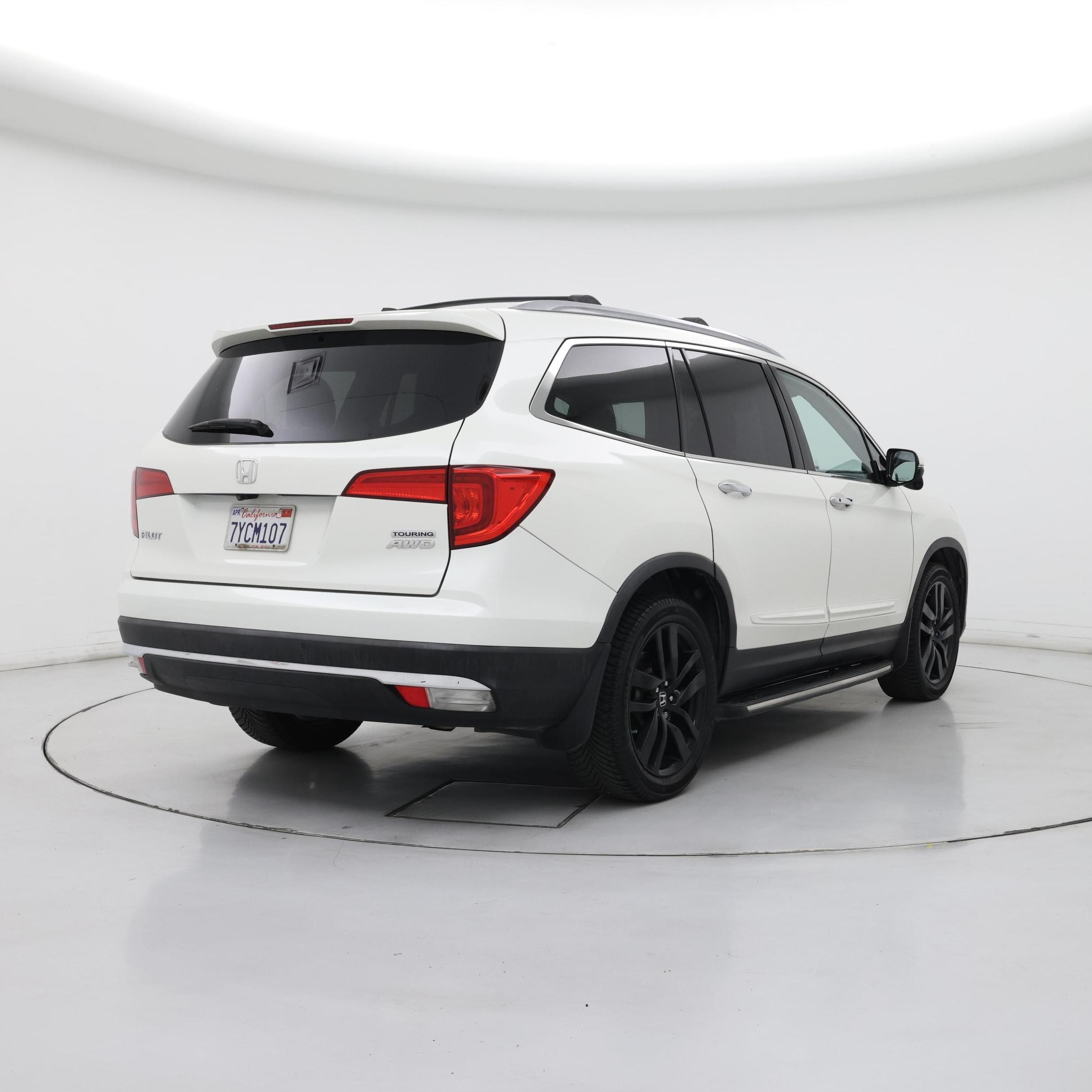 Thumbnail: 2017 Honda Pilot - 8
