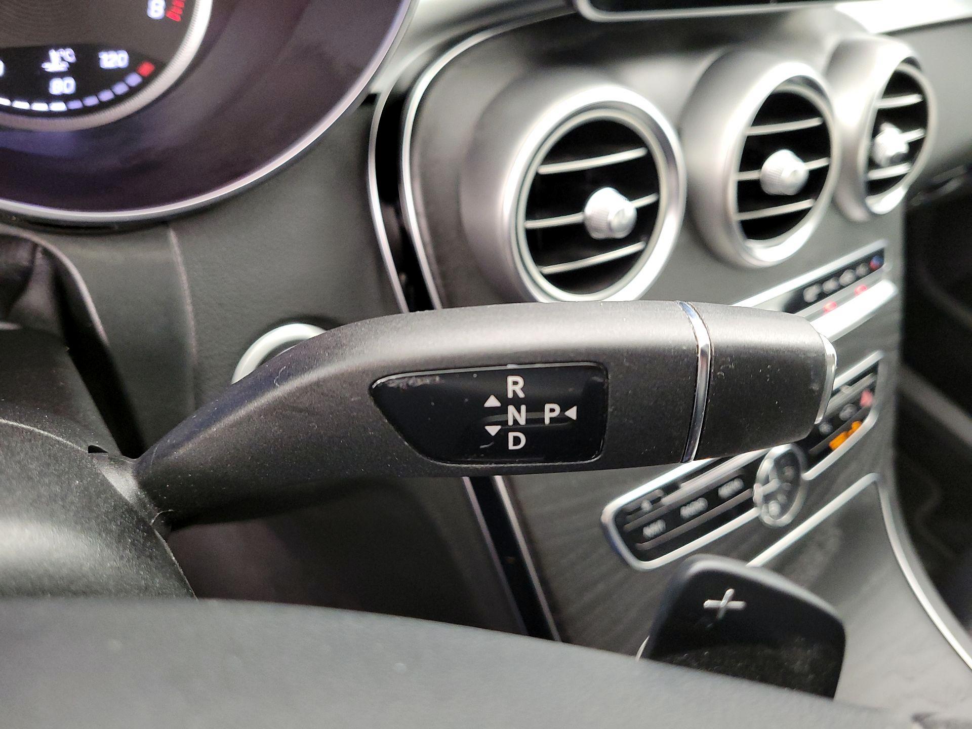 Thumbnail: 2015 Mercedes-Benz C-Class - 17