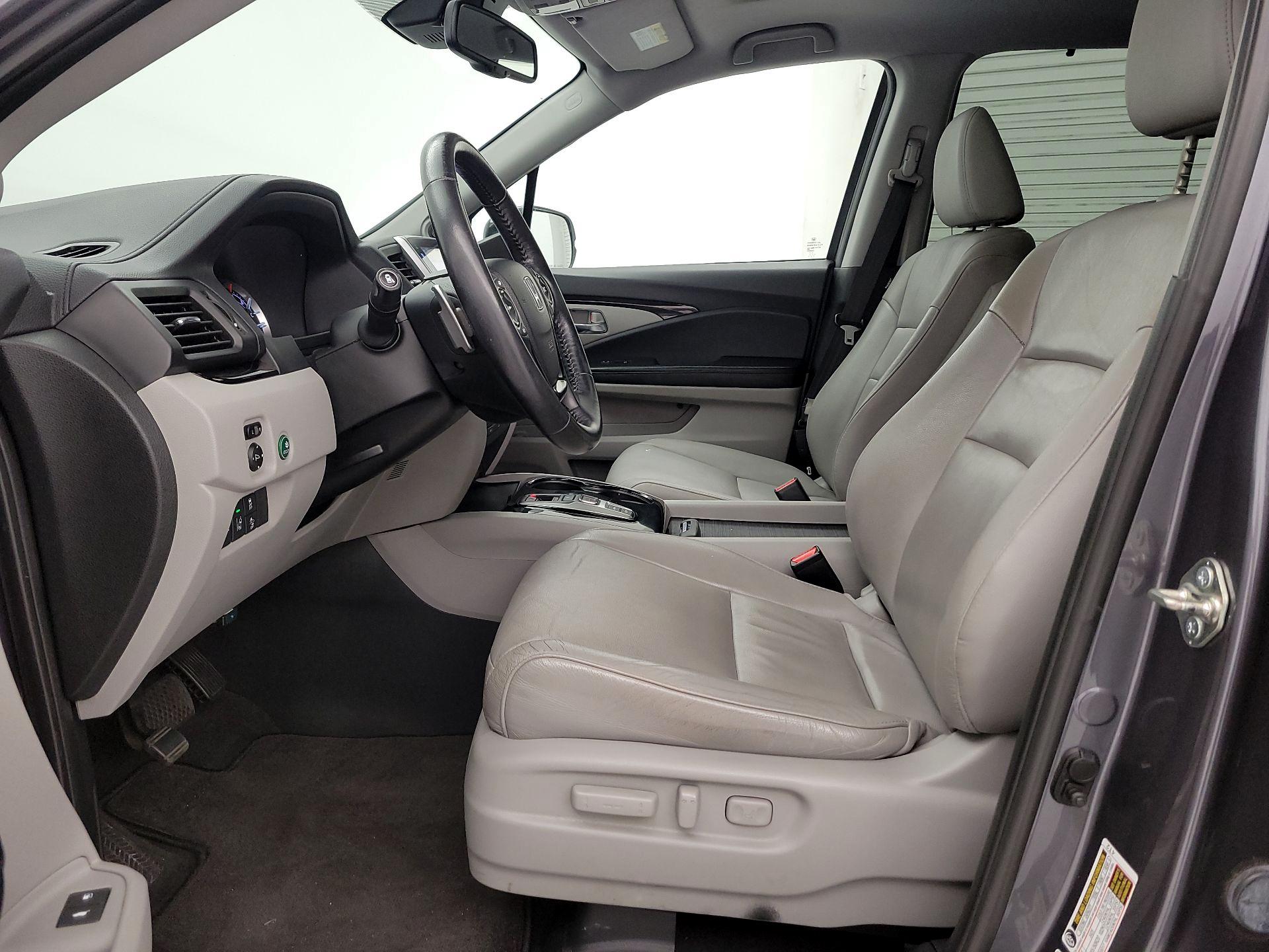 Thumbnail: 2016 Honda Pilot - 11