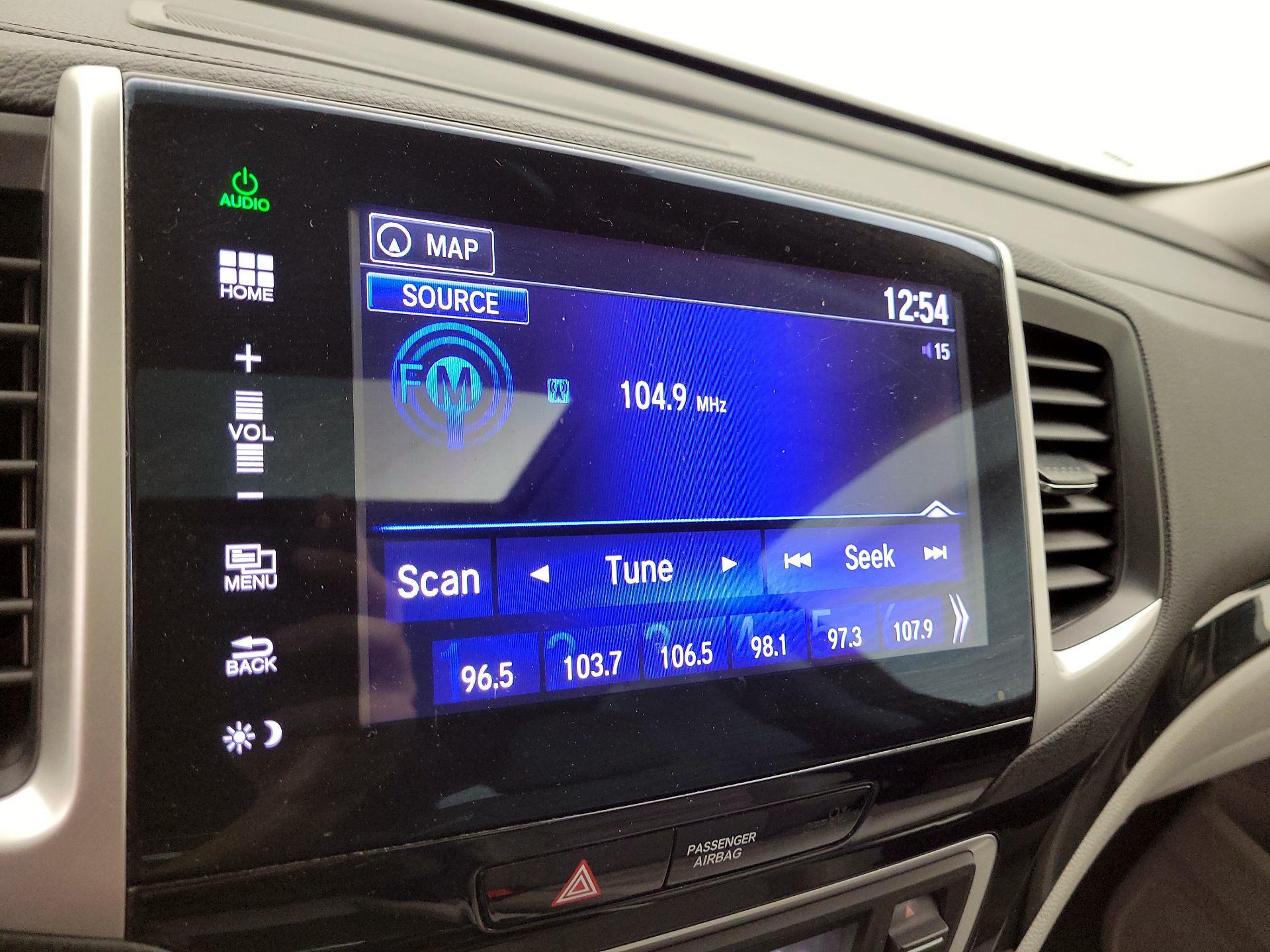 Thumbnail: 2016 Honda Pilot - 16