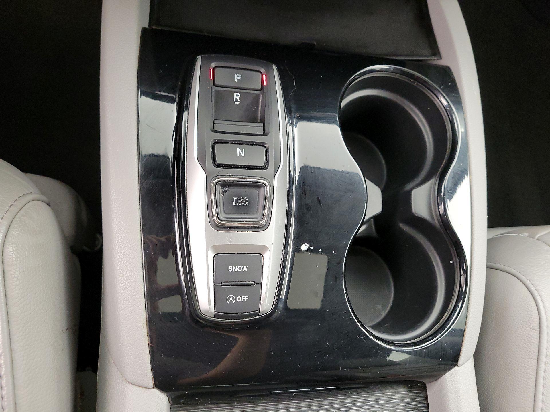 Thumbnail: 2016 Honda Pilot - 18