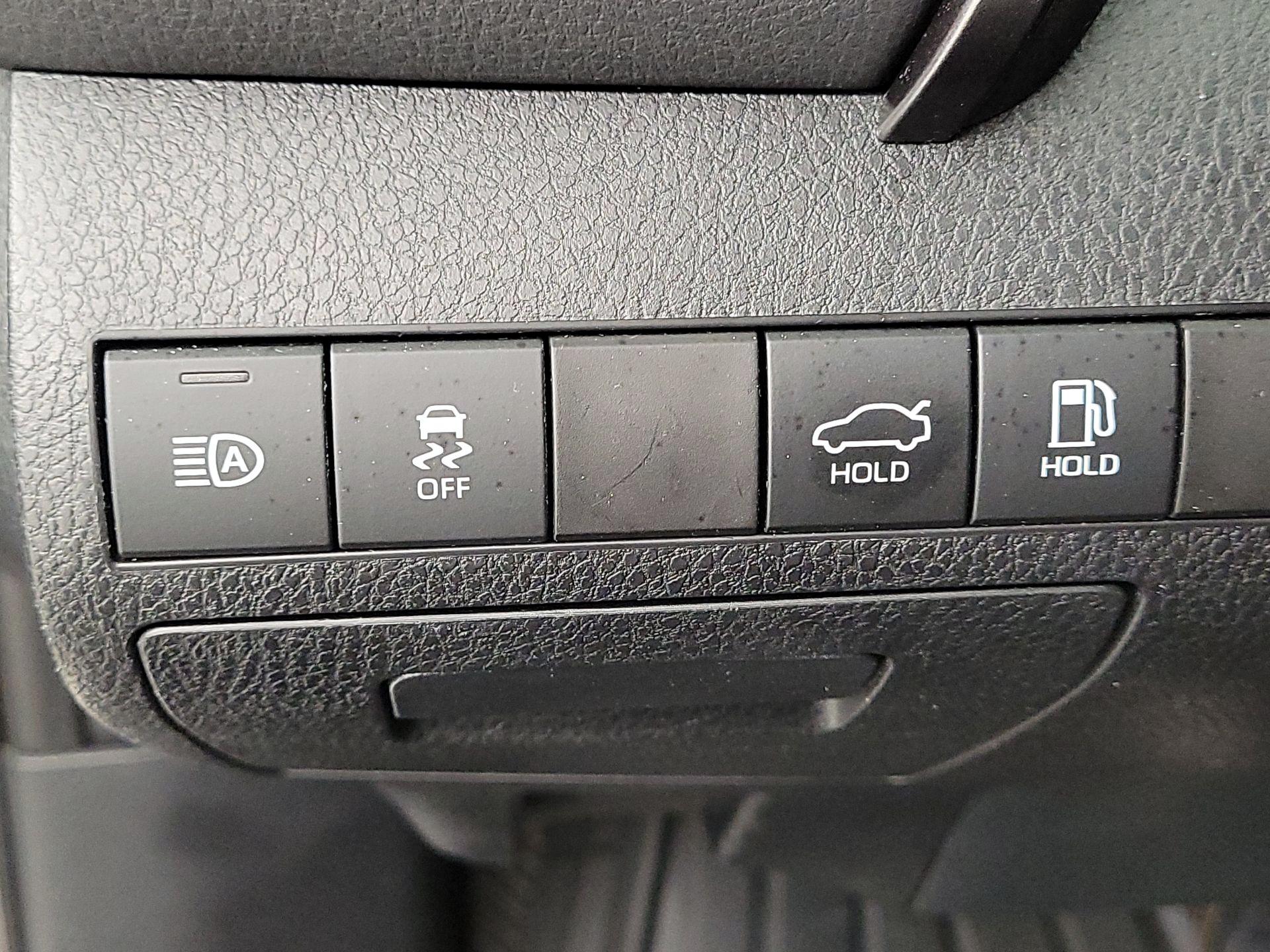 Thumbnail: 2020 Toyota Camry - 13