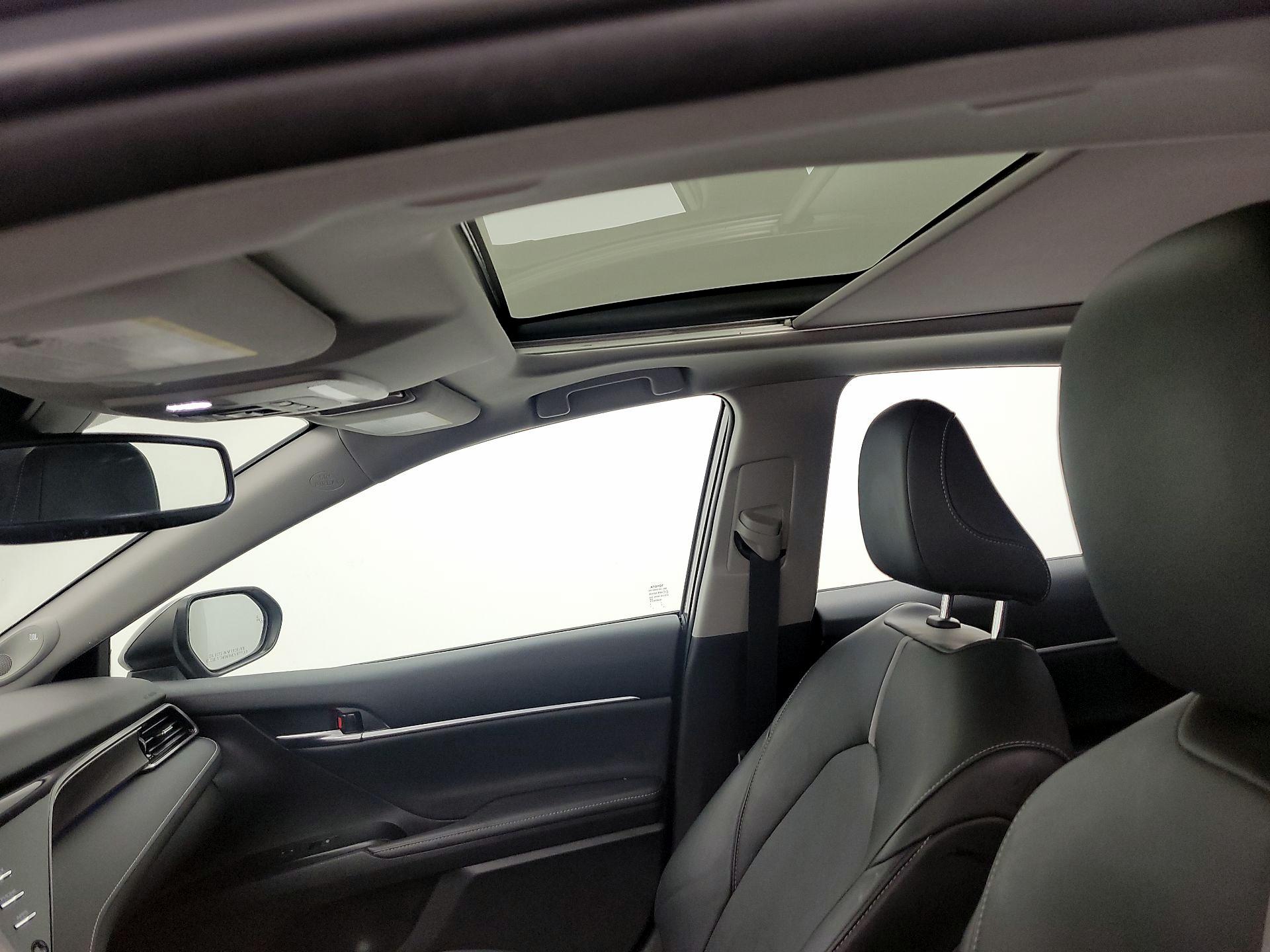 Thumbnail: 2020 Toyota Camry - 18