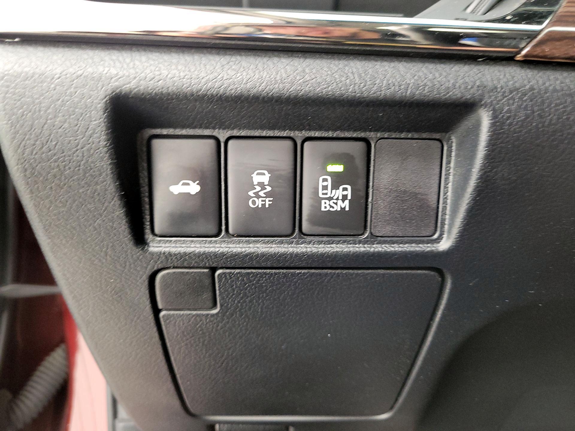 Thumbnail: 2013 Toyota Avalon - 13