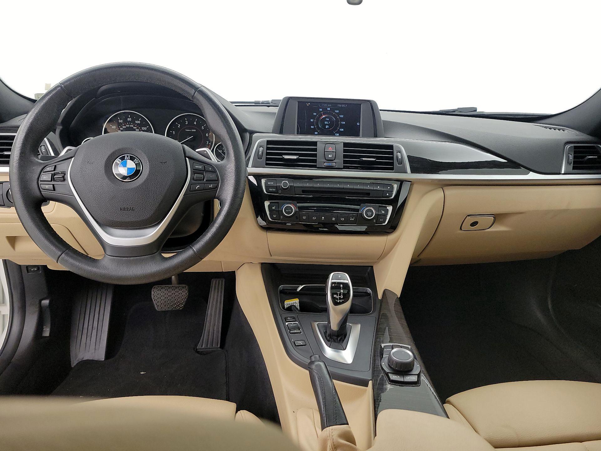 Thumbnail: 2017 BMW 3 Series - 9