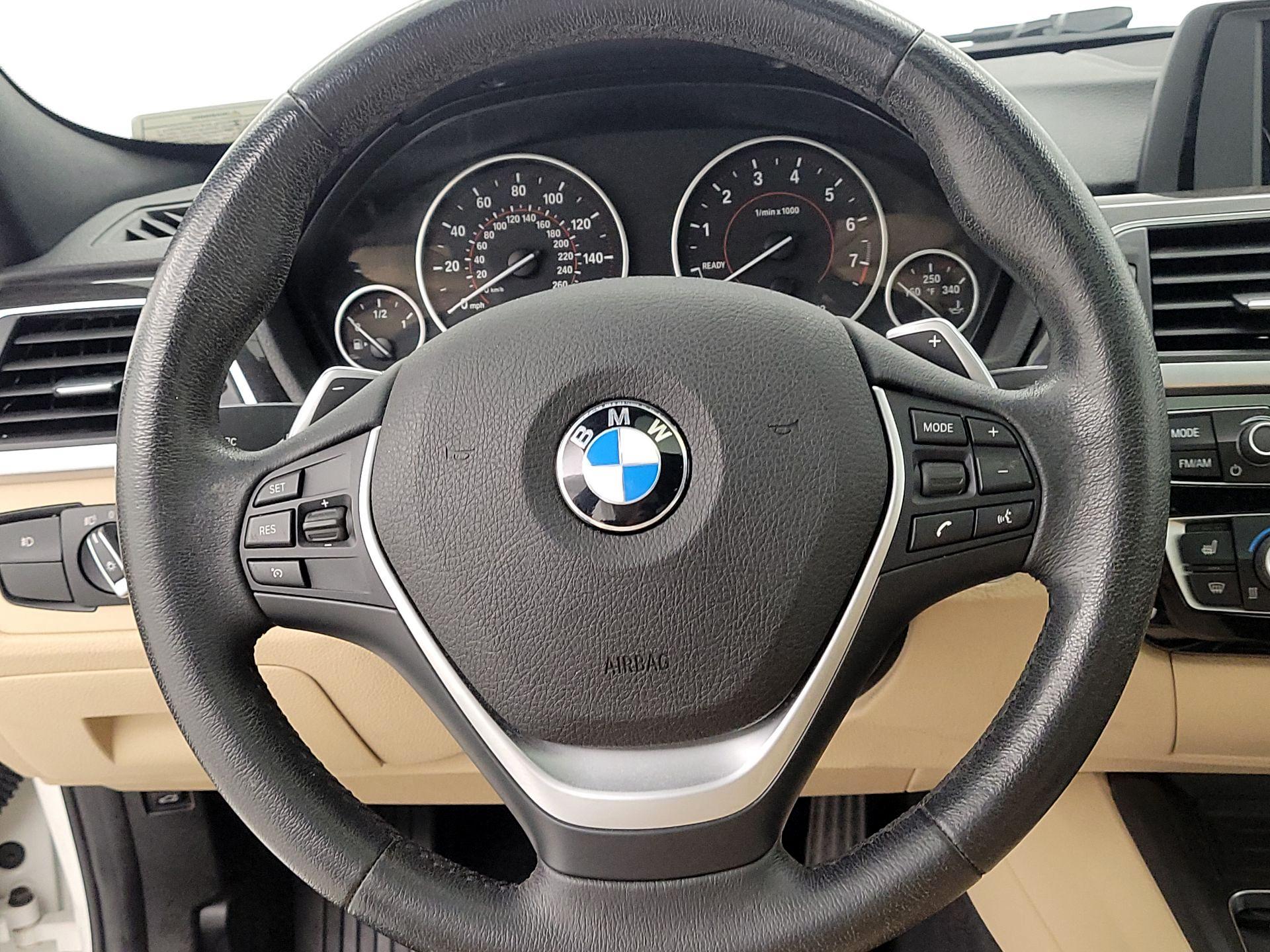 Thumbnail: 2017 BMW 3 Series - 10
