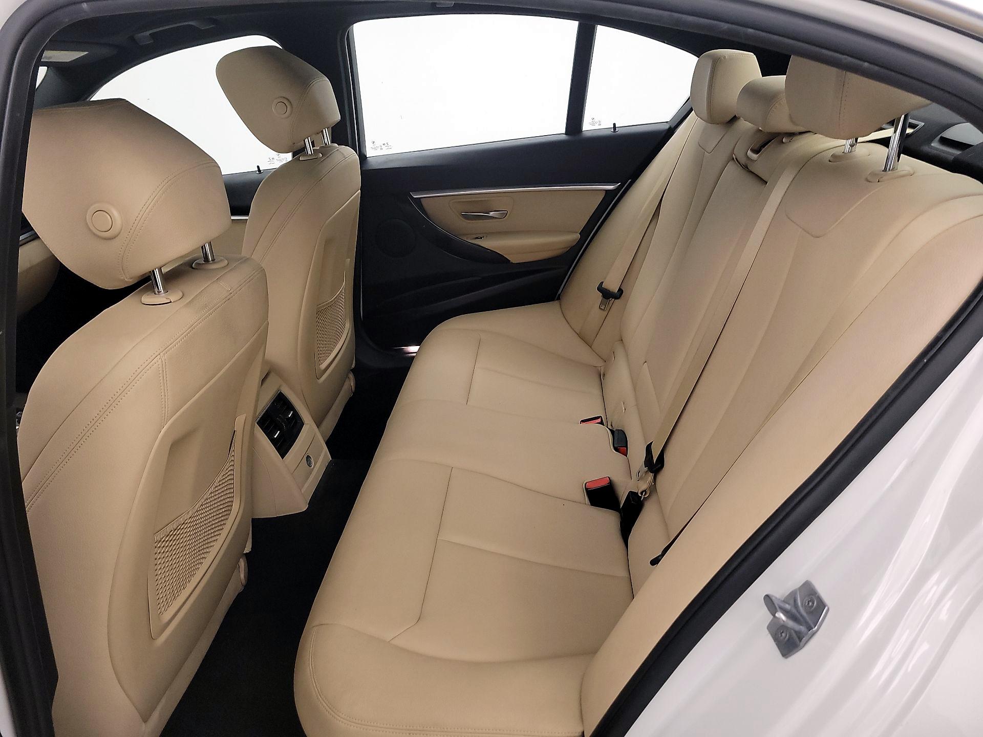 Thumbnail: 2017 BMW 3 Series - 19