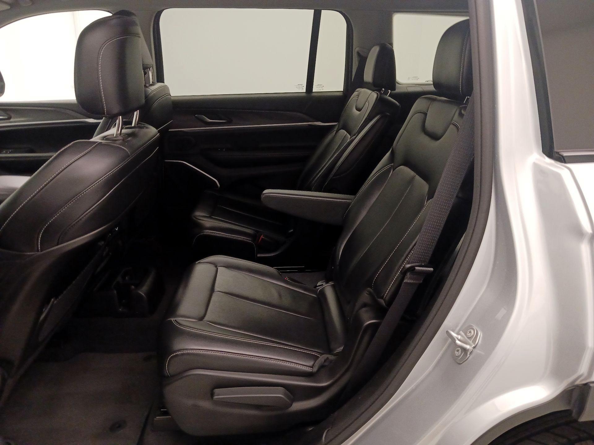 Thumbnail: 2022 Jeep Grand Cherokee L - 20
