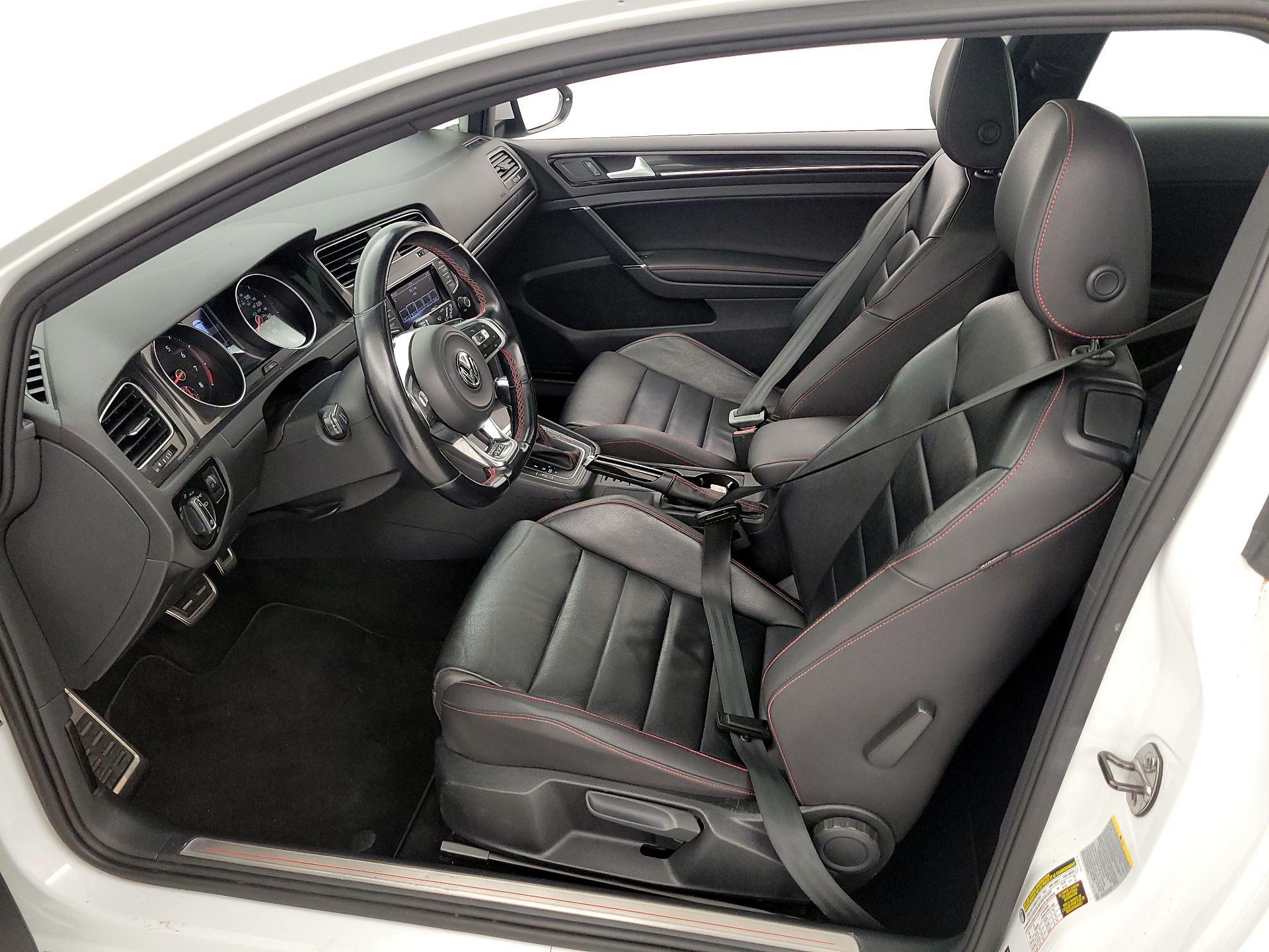 Thumbnail: 2015 Volkswagen Golf - 11