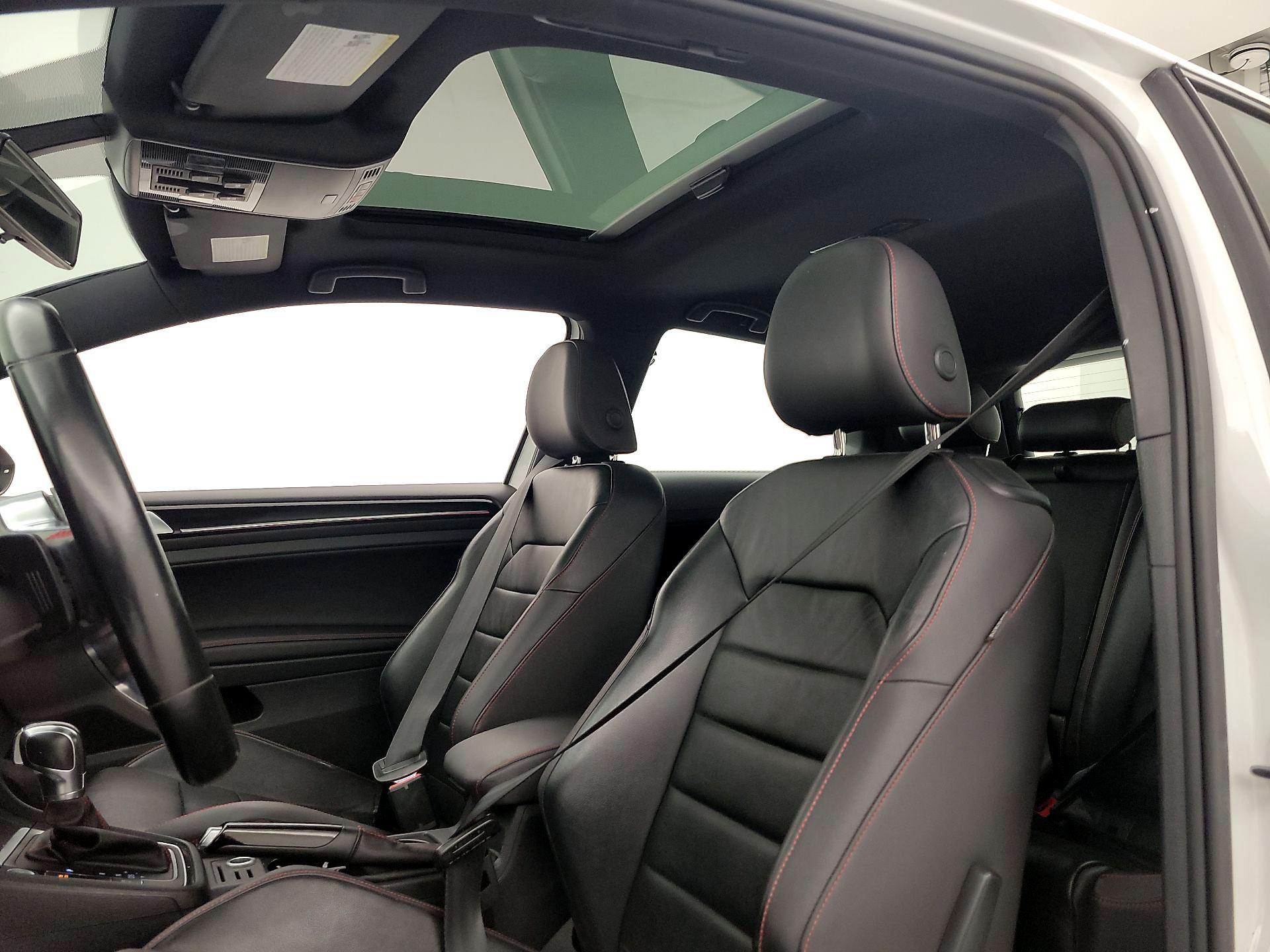 Thumbnail: 2015 Volkswagen Golf - 19